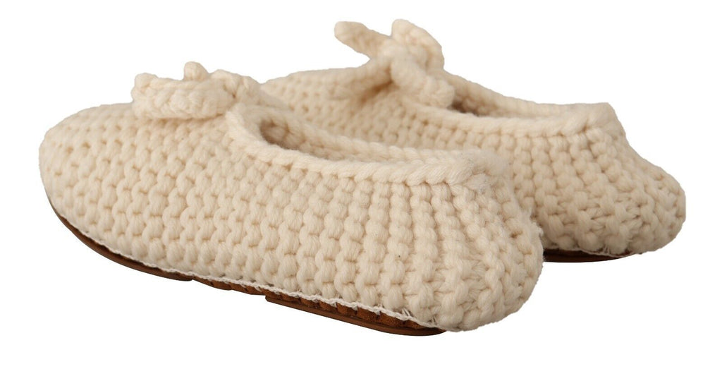 Chaussures ballerines slip-on blanches Dolce & Gabbana en tricot de laine, confortables et élégantes pour femmes.