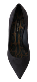 Chaussures à talons stilettos en daim gris de Dolce & Gabbana, élégantes et sophistiquées.