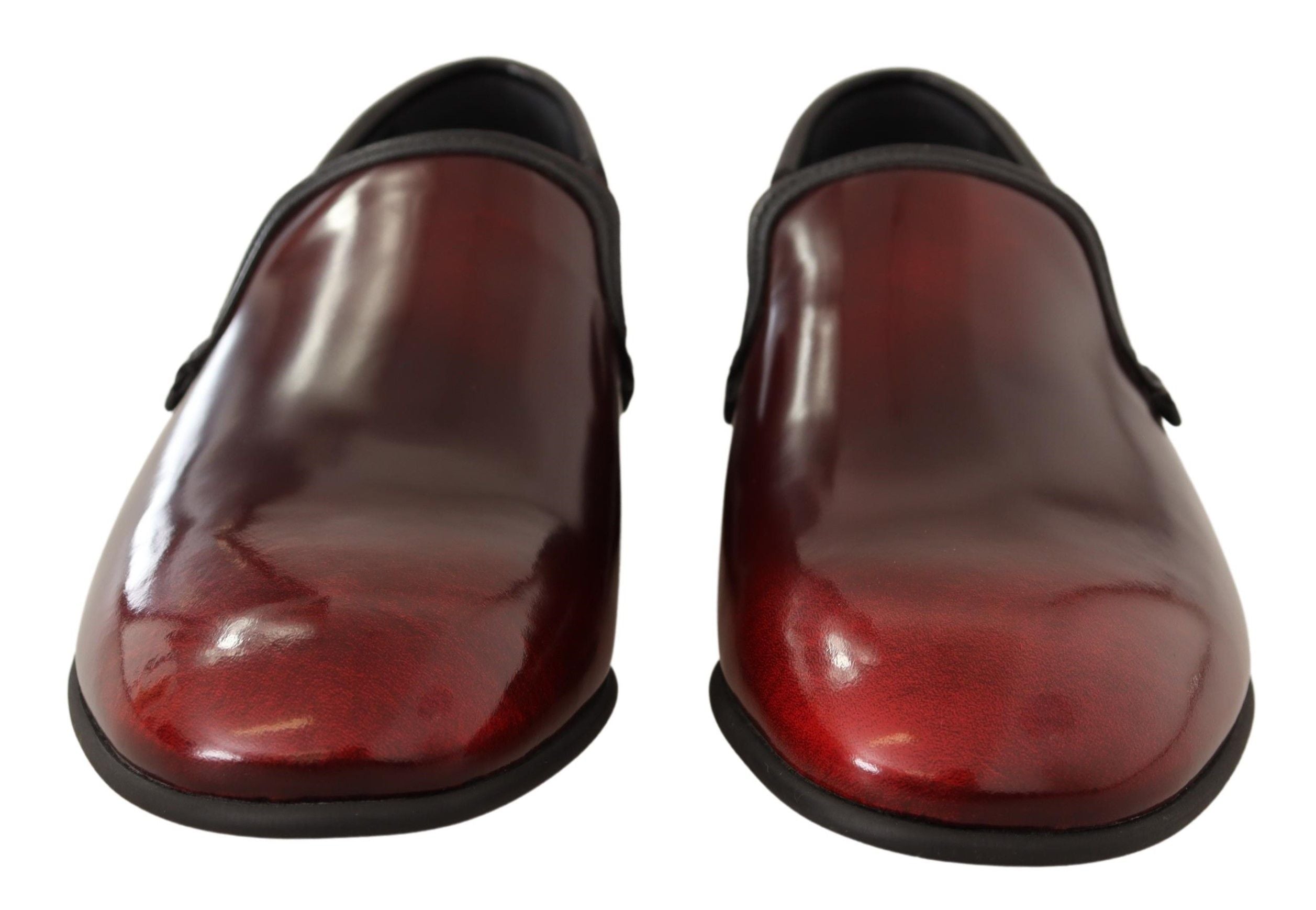 Chaussures loafers en cuir verni bordeaux Dolce & Gabbana, élégantes et raffinées pour homme.