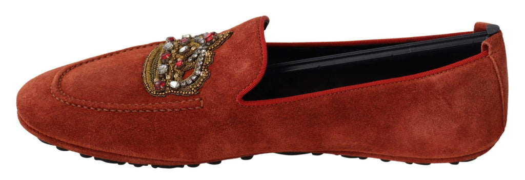 Chaussures loafers en cuir orange Dolce & Gabbana avec détails en cristal, élégantes et sophistiquées.