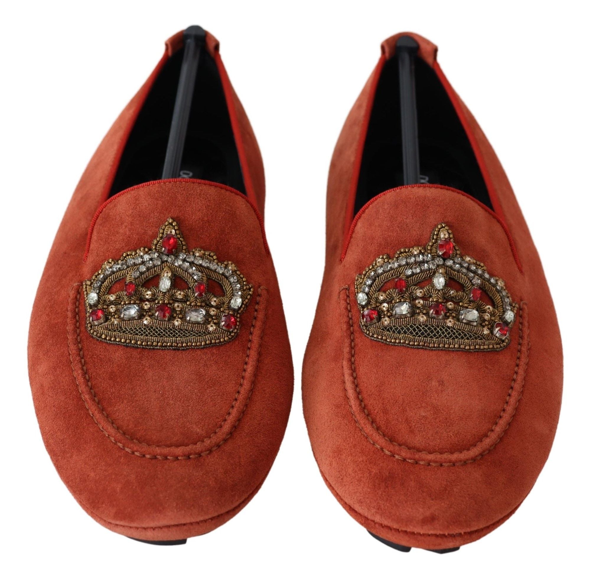 Chaussures mocassins Dolce & Gabbana en cuir orange avec cristaux, couronne décorative élégante et raffinée.