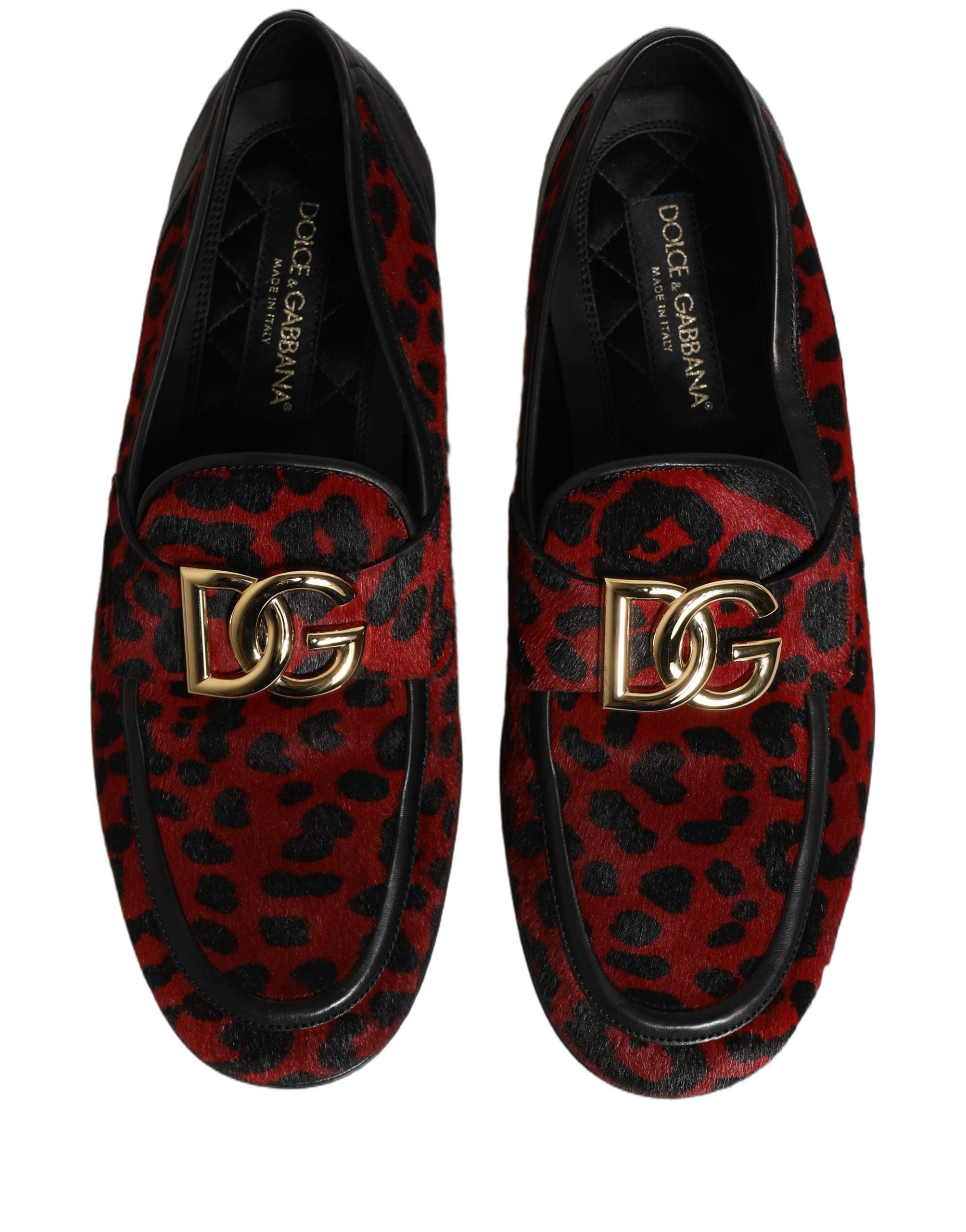 Chaussures loafers Dolce & Gabbana en cuir de poney à imprimé léopard rouge, style élégant et sophistiqué.