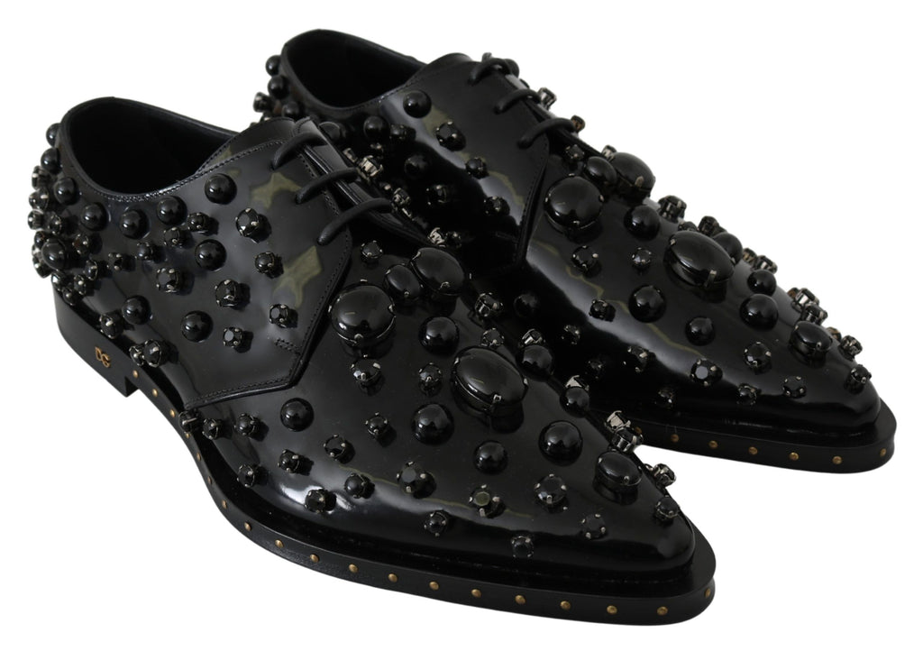 Chaussures brogue en cuir noir Dolce & Gabbana avec cristaux, élégantes et sophistiquées, vues de face.