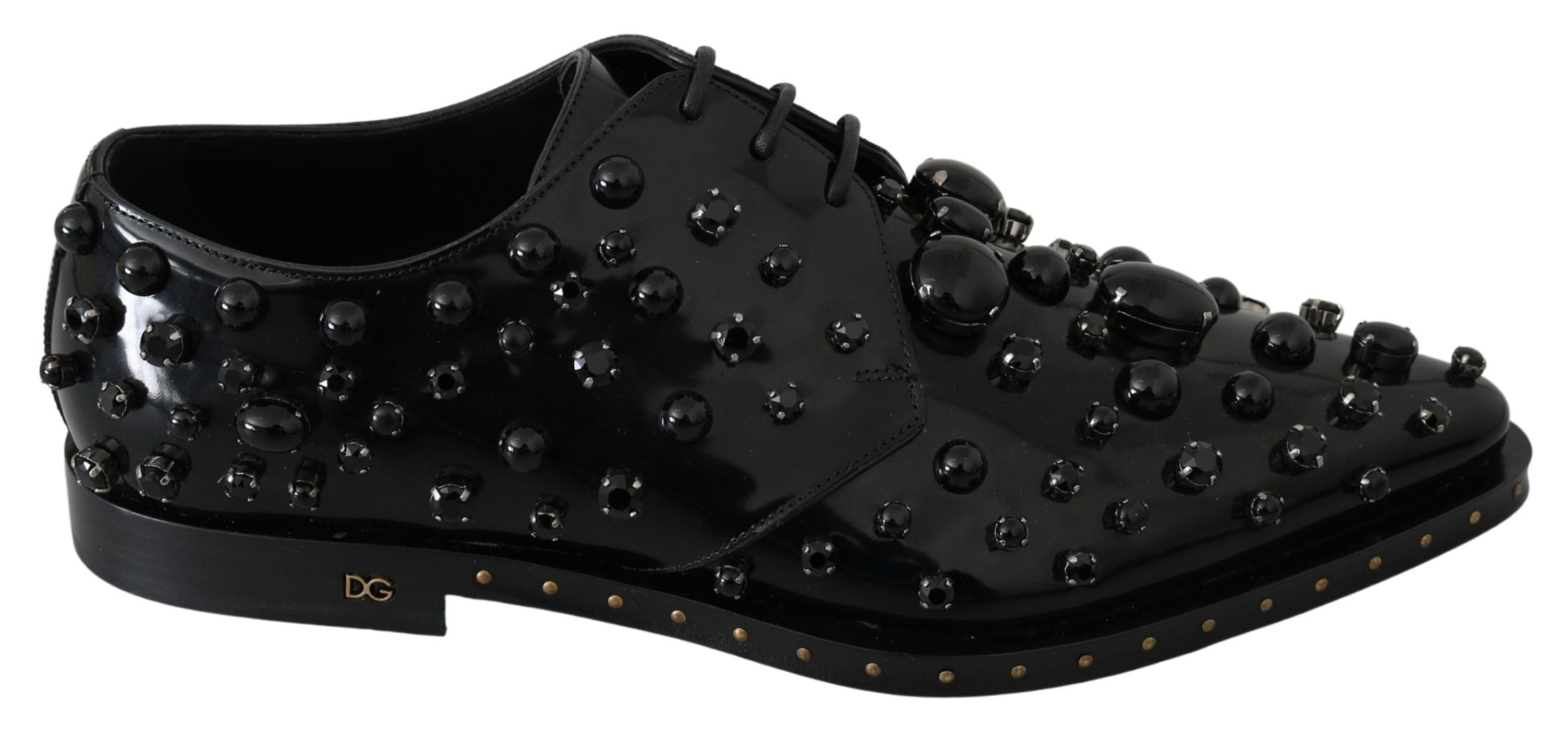 Chaussures brogue en cuir noir Dolce & Gabbana avec cristaux, élégantes et sophistiquées, vues de face.