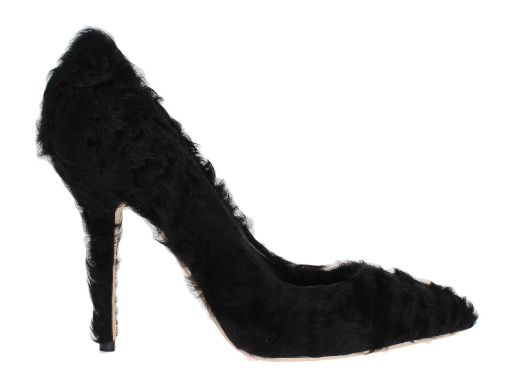 Escarpins en cuir et fourrure de agneau noir de Dolce & Gabbana, style élégant et sophistiqué.