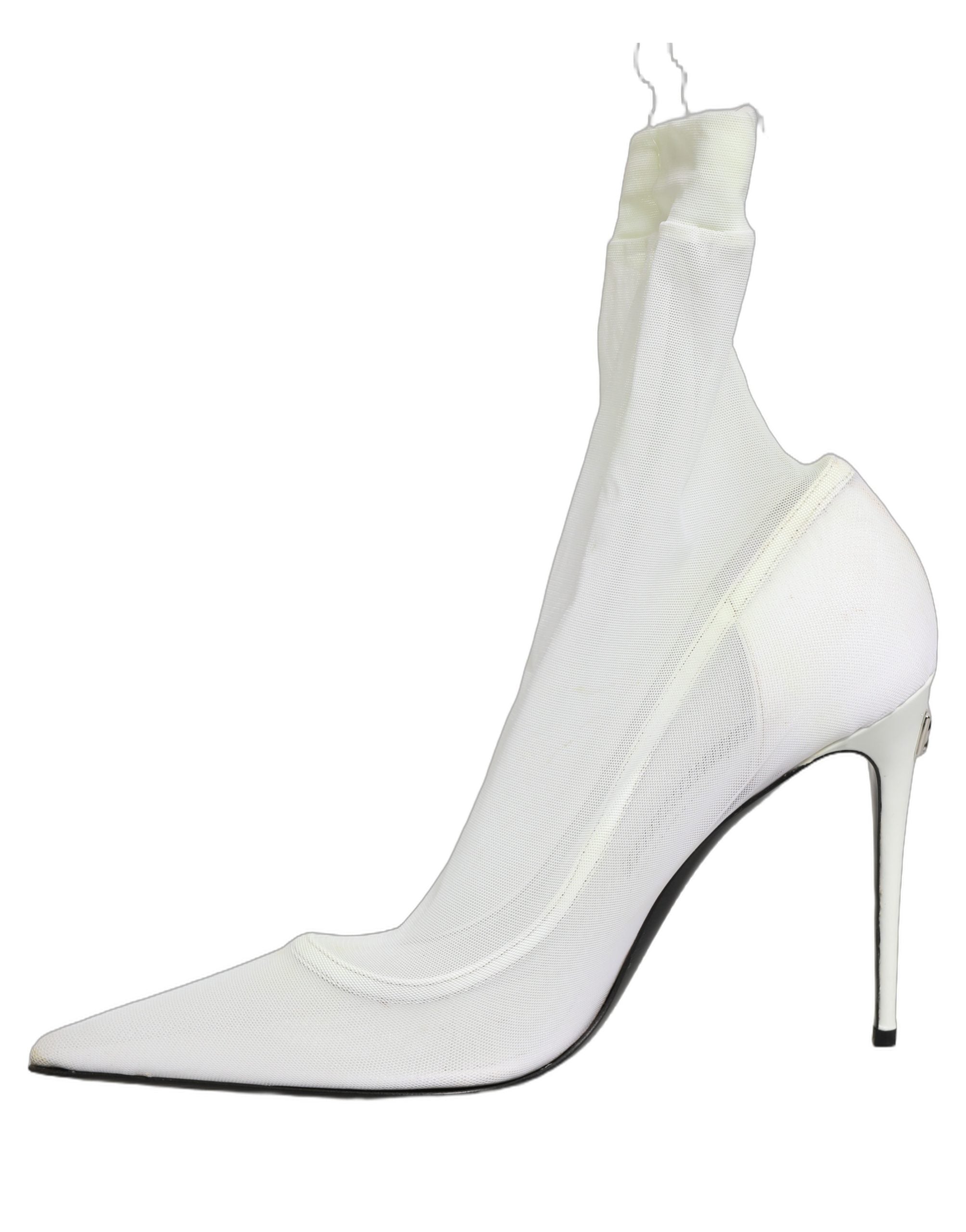 Bottes en mesh stretch en tulle blanc de Dolce & Gabbana, chaussures élégantes et modernes pour femme.