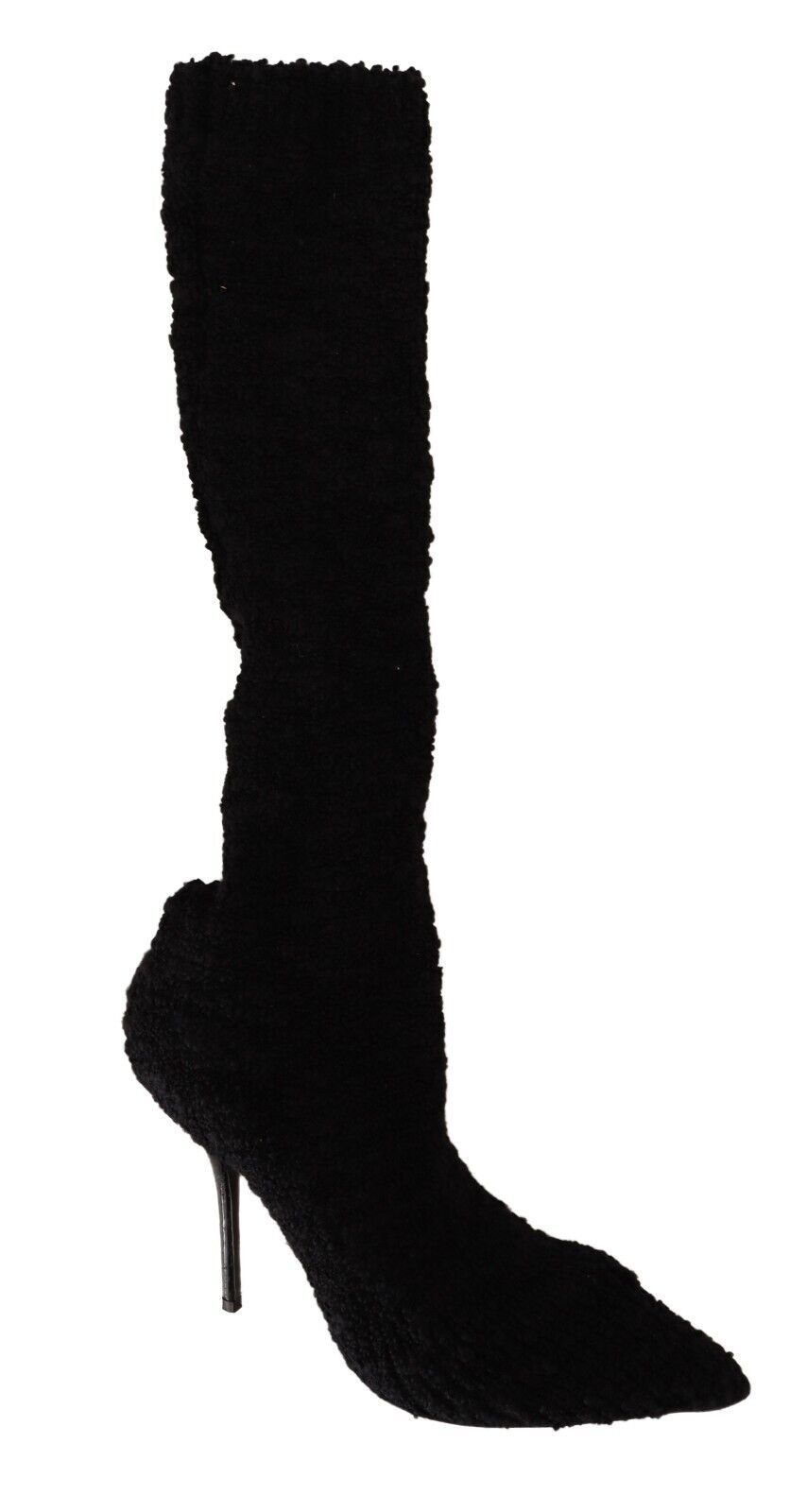 Chaussettes noires extensibles Dolce & Gabbana, porté avec bottines mi-mollet, chaussures élégantes et tendance.