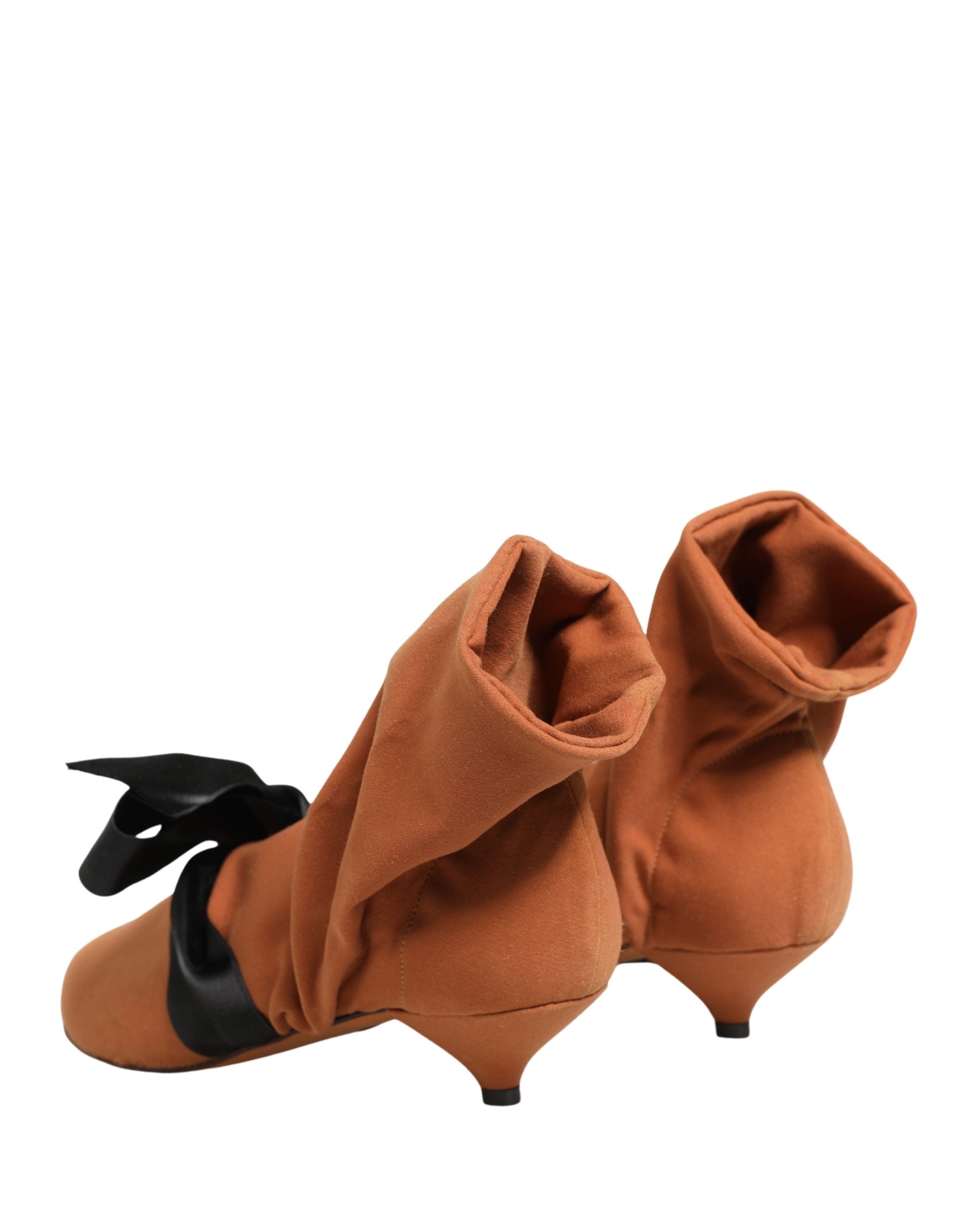 Bottes en daim marron et noir Dolce & Gabbana avec semelle en caoutchouc et design élégant.