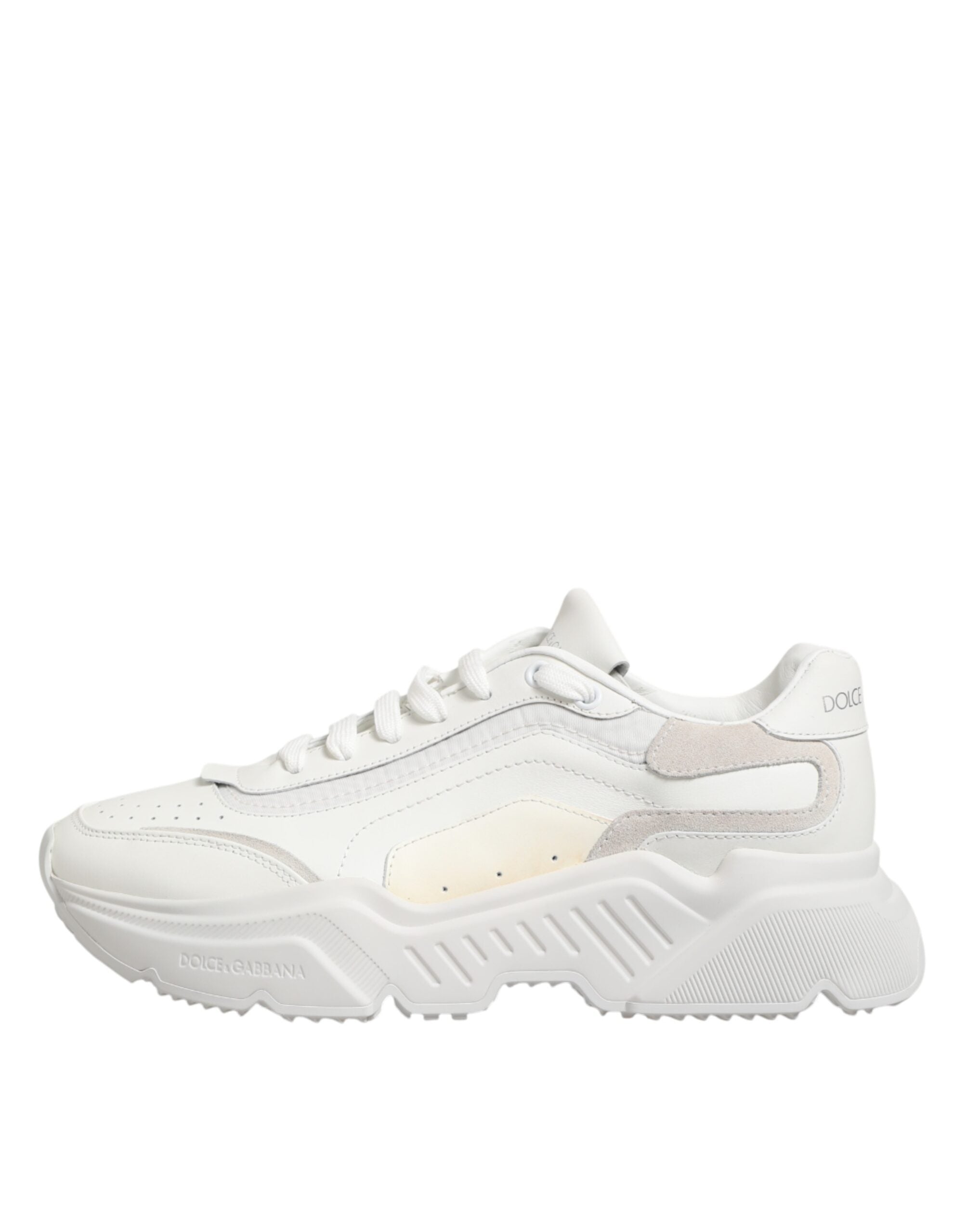 Chaussures sneakers basses en cuir blanc Dolce & Gabbana Daymaster, style décontracté et moderne, vue de face sur fond blanc.