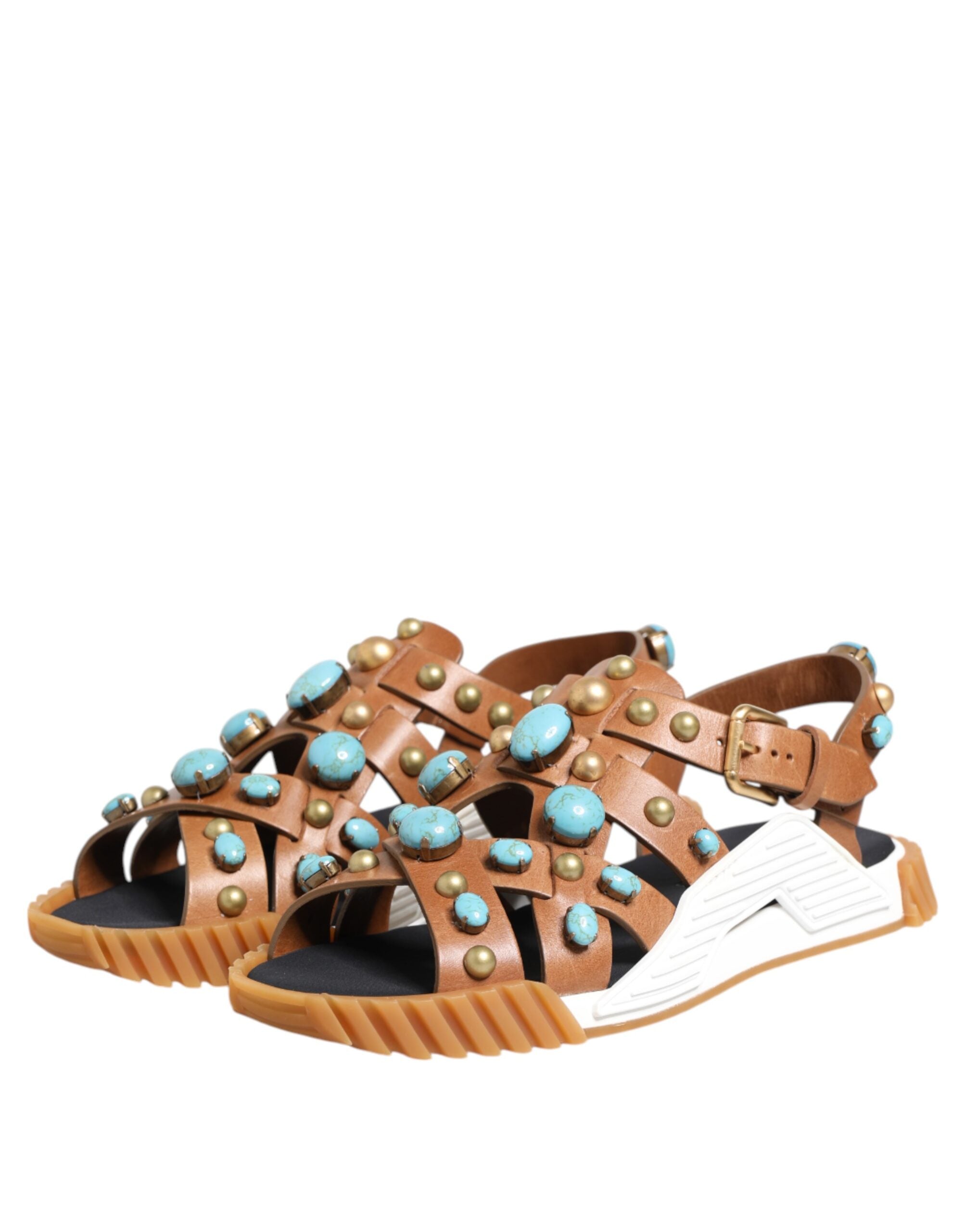 Sandales Dolce & Gabbana en cuir marron avec studs, chaussures élégantes et confortables pour un style chic.