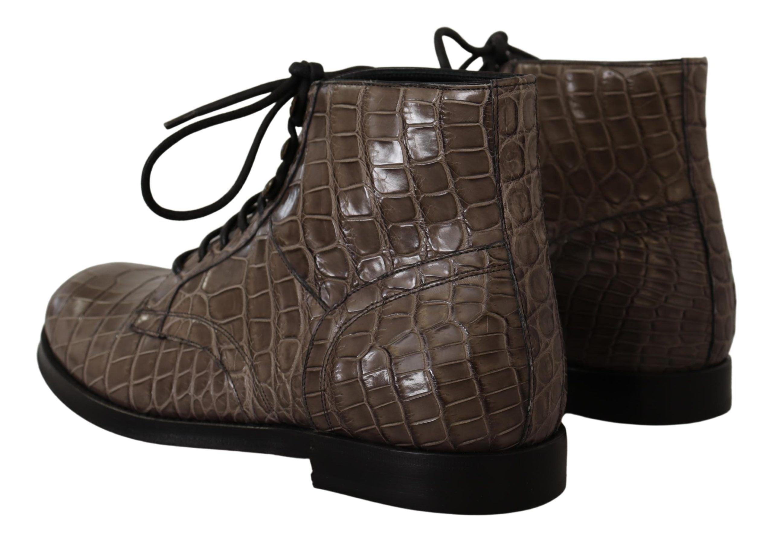 Bottes Derby en cuir crocodile gris de Dolce & Gabbana, chaussures élégantes pour homme avec finition en cuir luxueux.