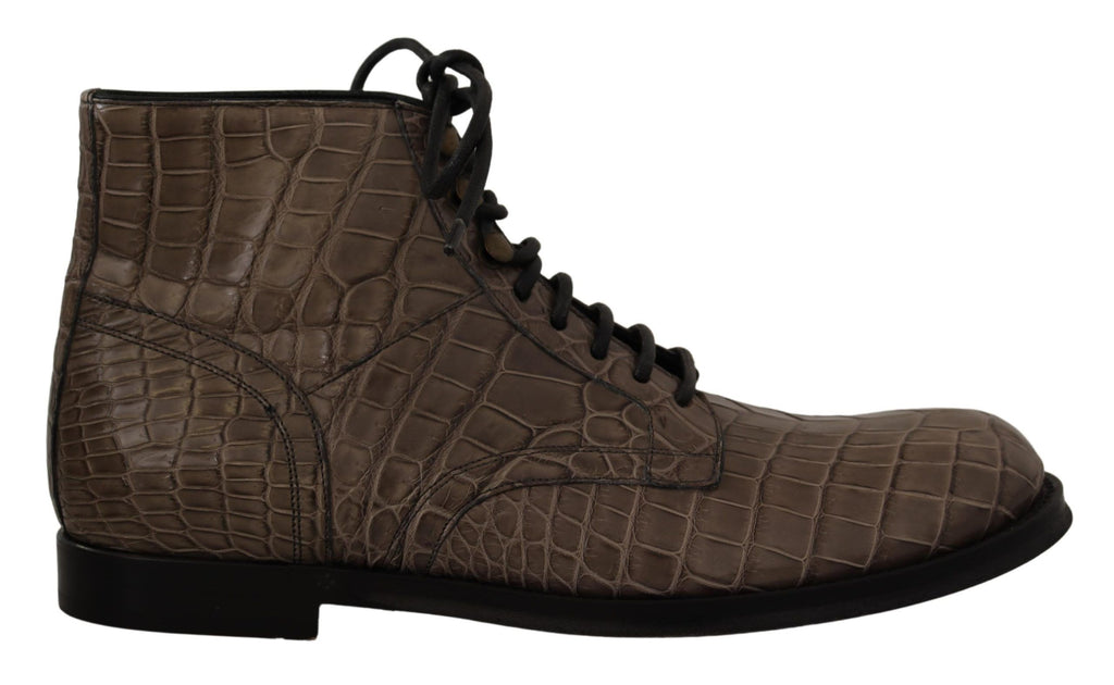Chaussures derby en cuir de crocodile gris de Dolce & Gabbana, élégantes et luxueuses, visibles sur l'image.
