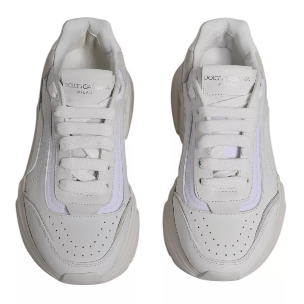 Chaussures sneakers blanches Dolce & Gabbana Daymaster pour homme, baskets basses élégantes et confortables.