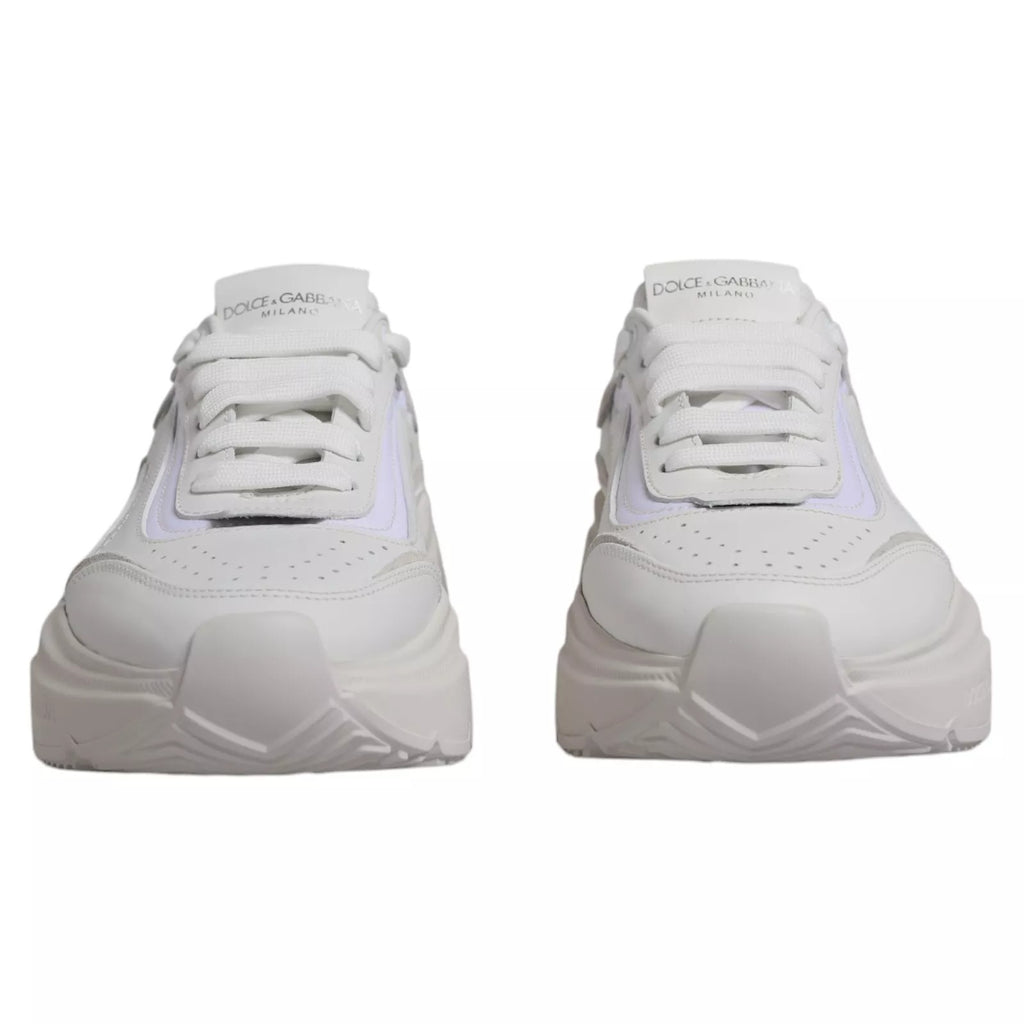 Chaussures sneakers basses blanches Dolce & Gabbana Daymaster pour hommes, vue de face avec détails du design.