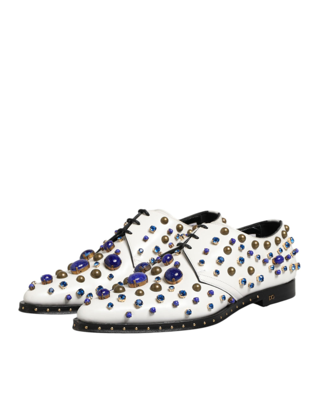 Chaussures de ville blanches en cuir Dolce & Gabbana avec embellissements en cristaux, élégantes et sophistiquées.