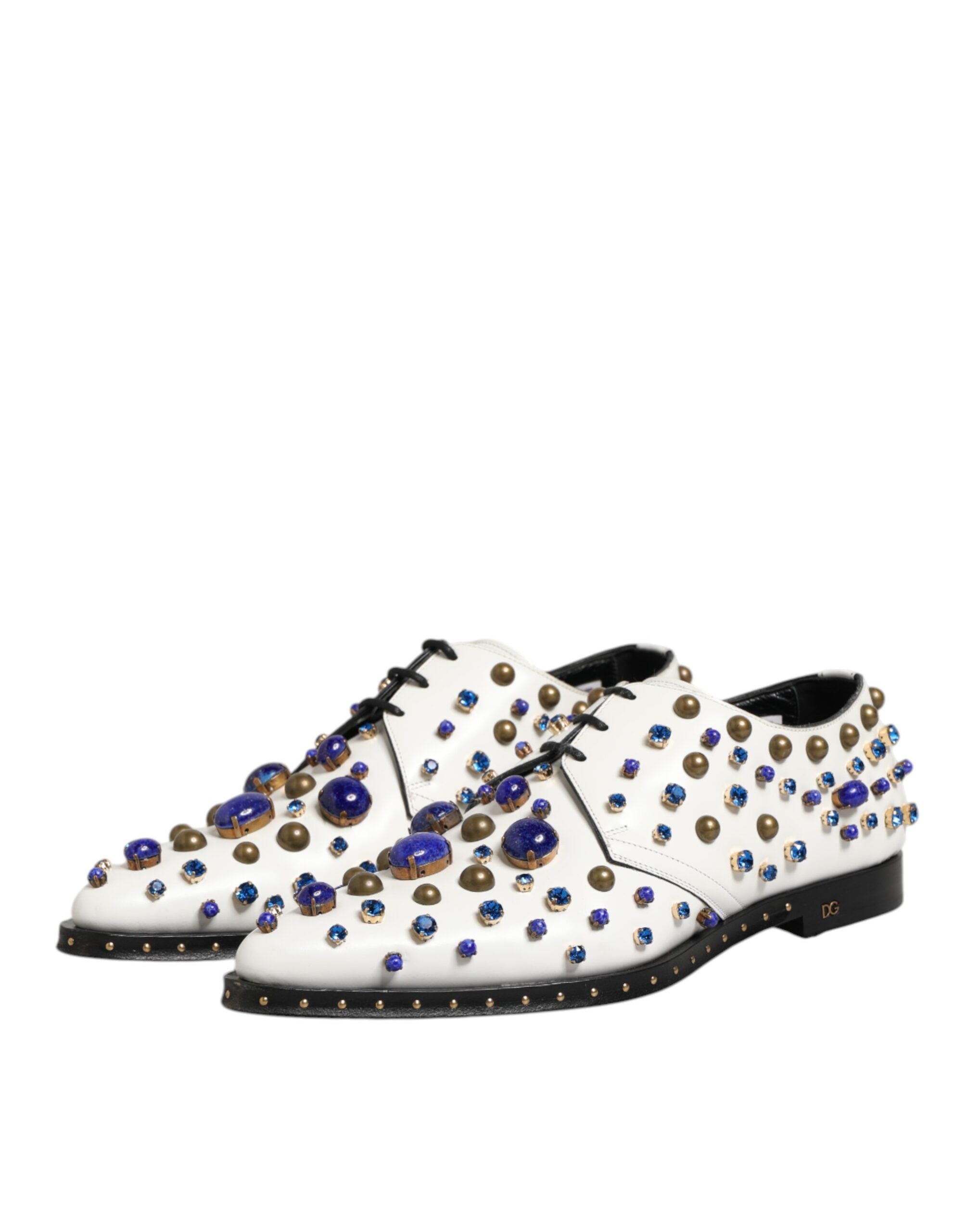 Chaussures de ville blanches en cuir Dolce & Gabbana avec embellissements en cristaux, élégantes et sophistiquées.