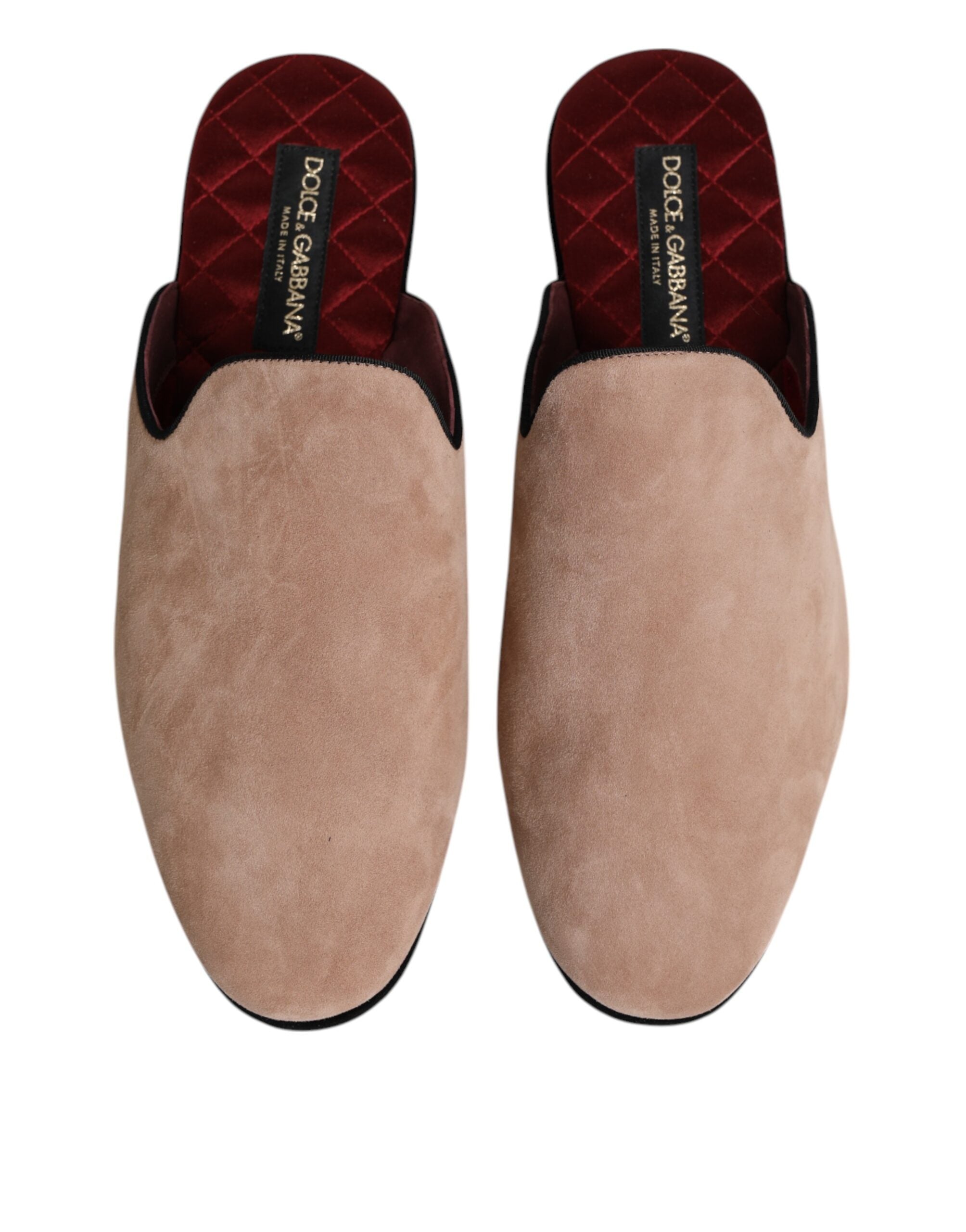 Sandales plates en suède beige de Dolce & Gabbana, chaussures slip-on élégantes et confortables pour femmes.