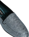 Chaussures Dolce & Gabbana, loafers en satin bleu glitter avec logo DG, élégantes et brillantes, visibles de face.