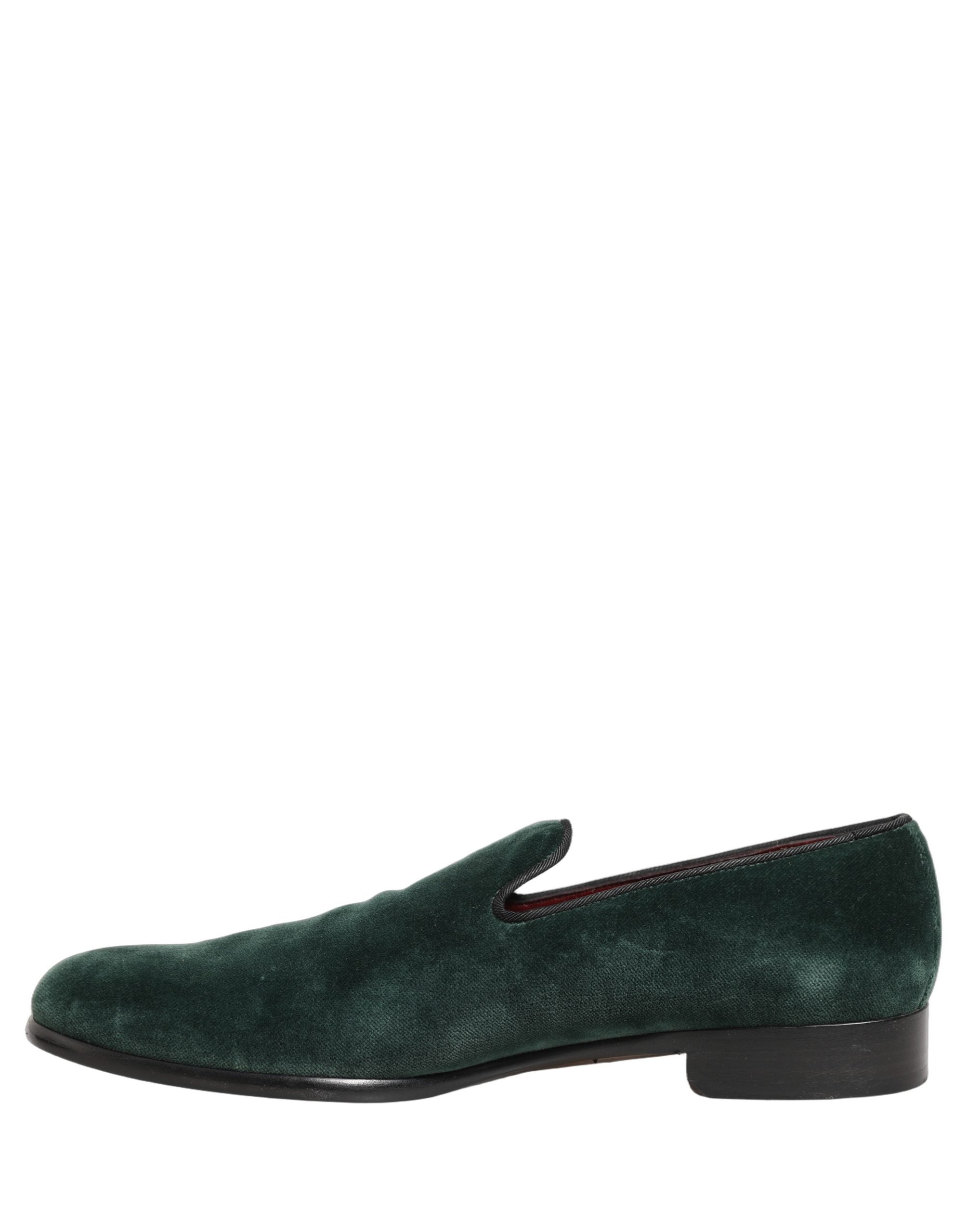 Chaussures mocassins en daim vert pour homme, slip-on formel de la marque Dolce & Gabbana, élégantes et sophistiquées.