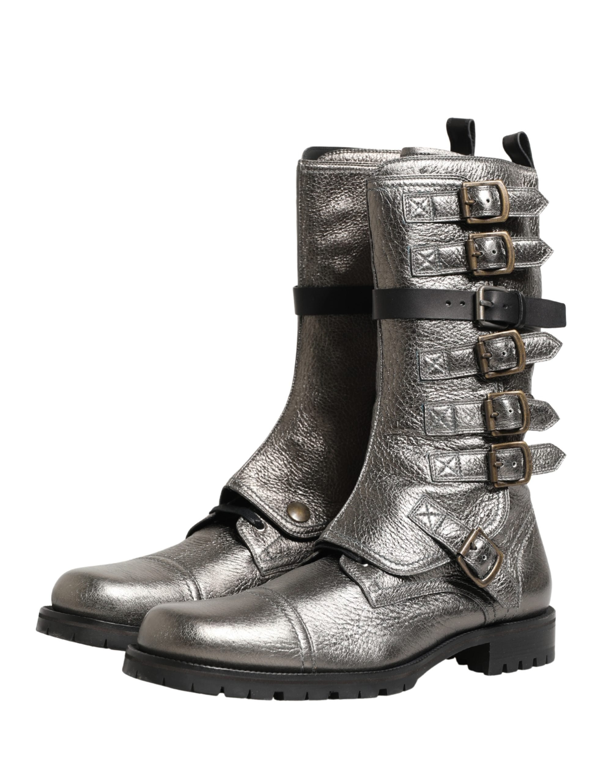 Bottes mi-mollet en métal argenté de combat biker Dolce & Gabbana, avec détails en cuir et boucle argentée.