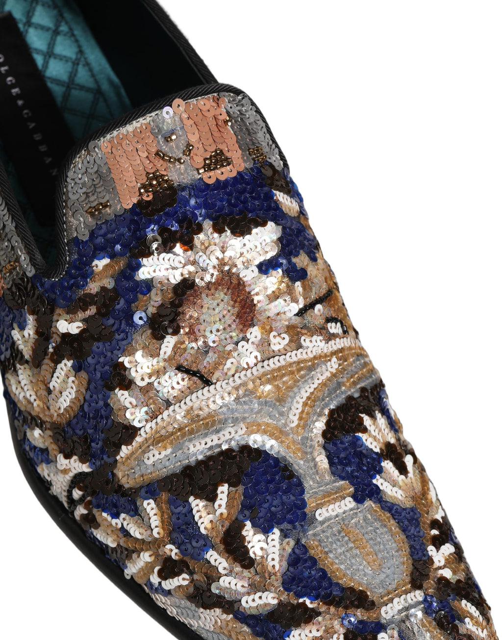 Mocassins Dolce & Gabbana multicolores brodés avec sequins, chaussures élégantes et luxueuses pour femmes.