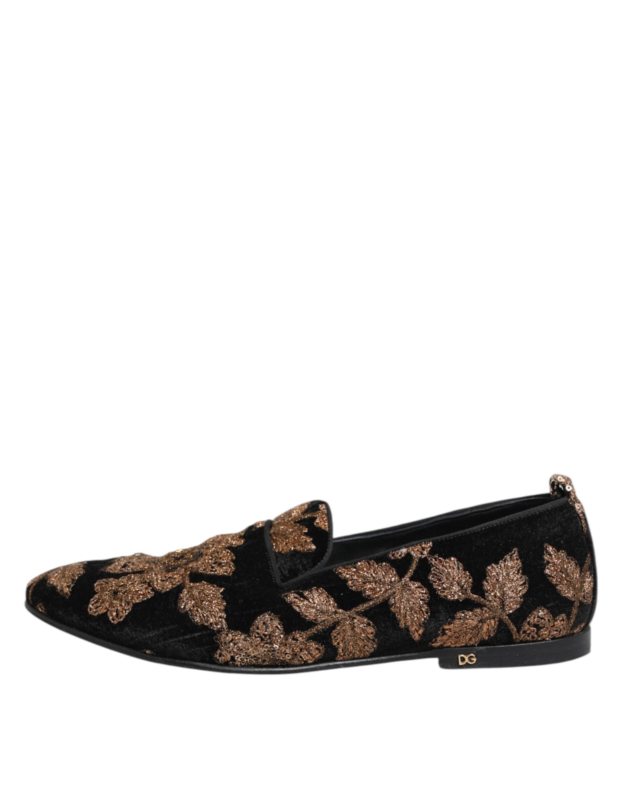 Chaussures mocassins pour homme Dolce & Gabbana noires avec broderie florale élégante, détails sophistiqués, semelle en cuir.