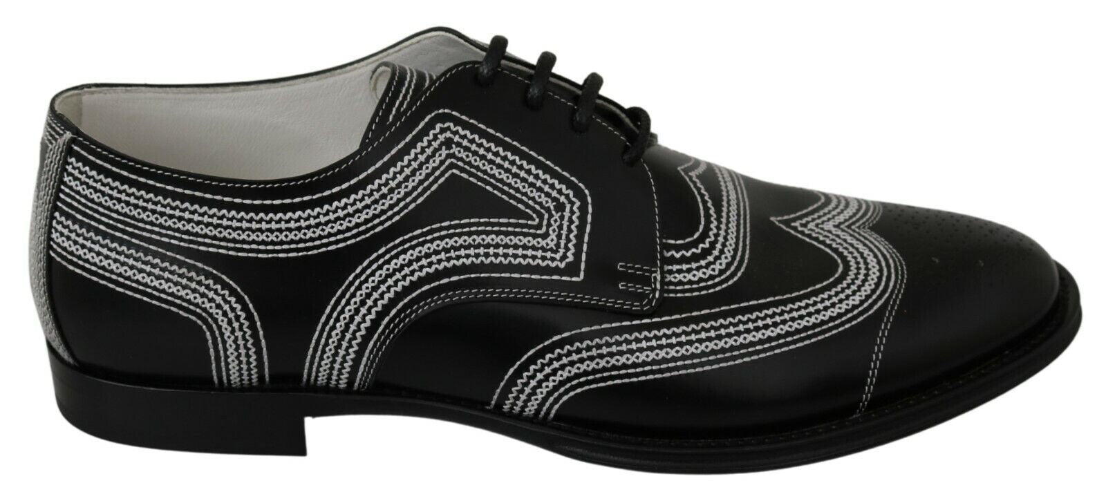 Chaussures Derby noires en cuir Dolce & Gabbana avec lacets blancs pour homme, style formel et élégant.