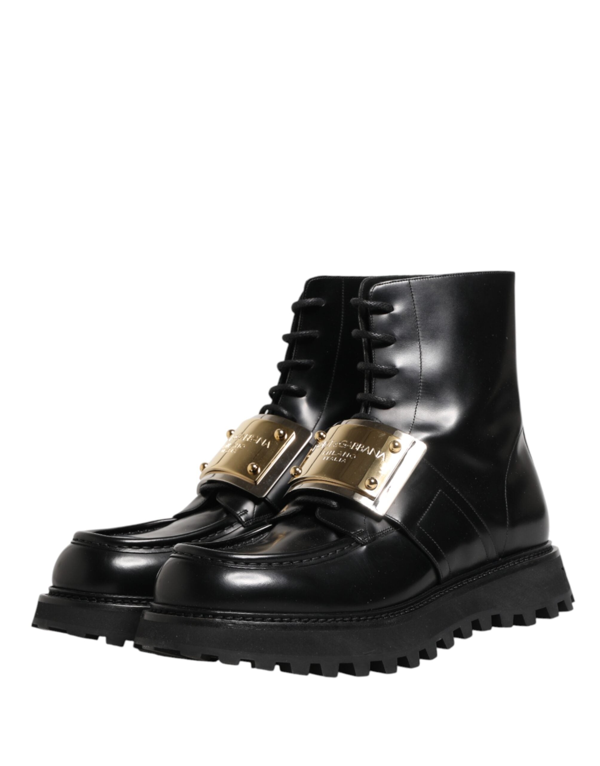 Bottes en cuir noir Dolce & Gabbana avec plaque DG, lacets, style élégant, vue de face.