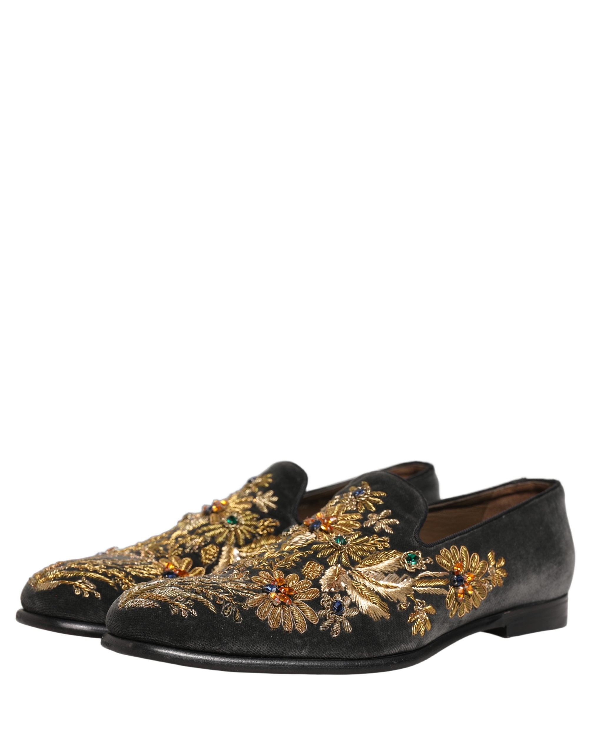 Chaussures loafers Dolce & Gabbana en velours noir avec embellissements élégants, style sophistiqué et luxe.
