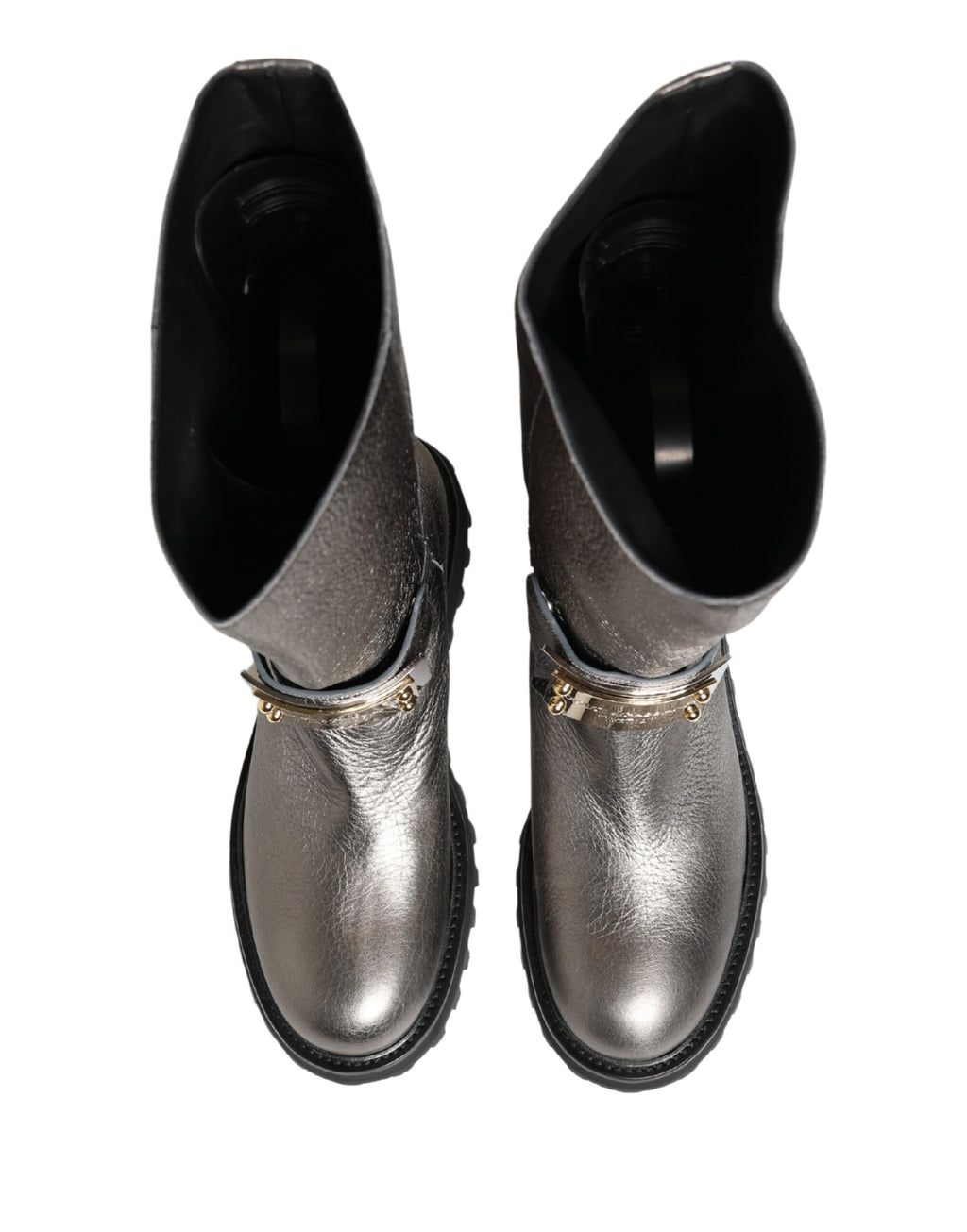 Bottes mi-mollet en cuir argenté métallique Dolce & Gabbana, chaussures élégantes avec finitions raffinées.