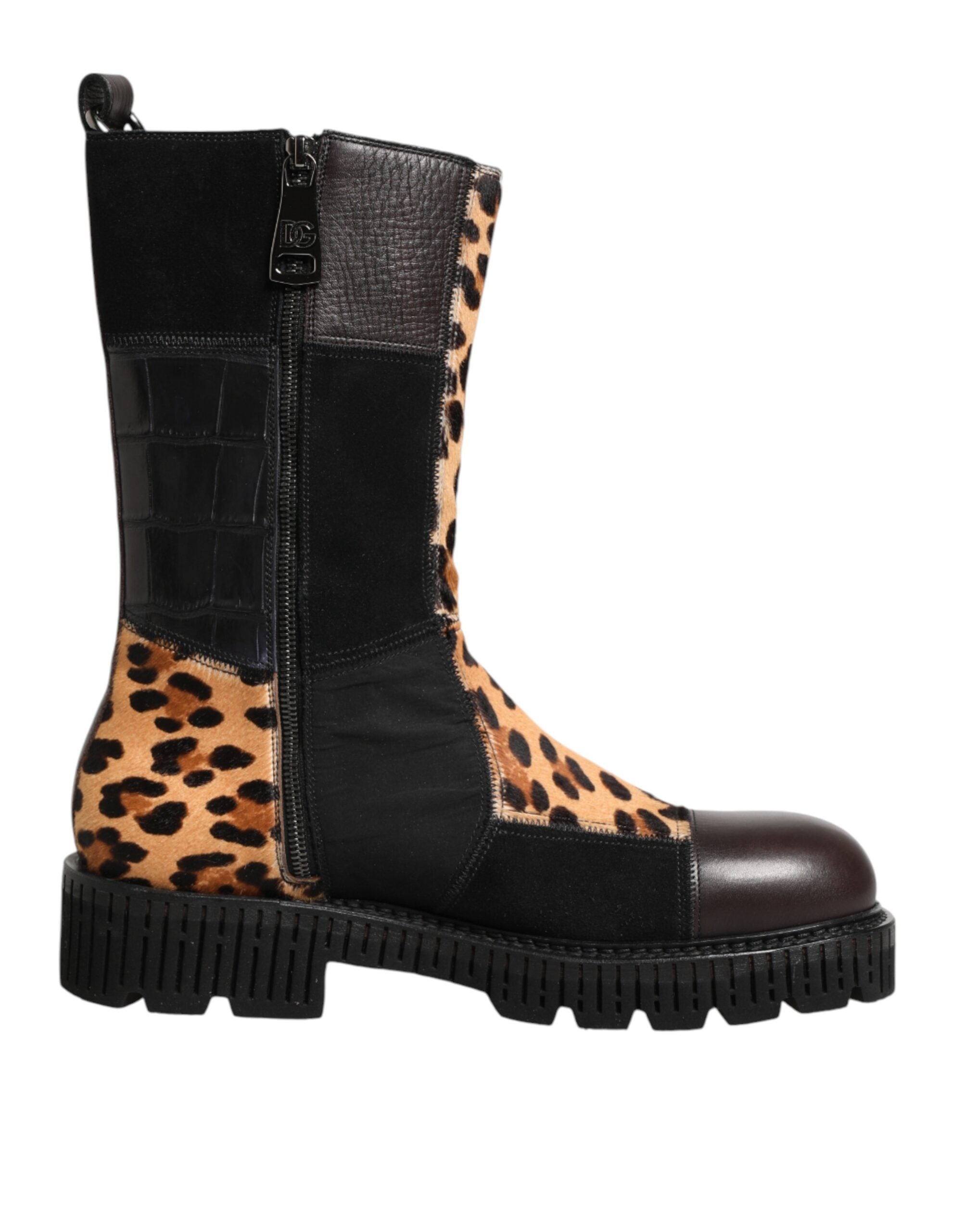 Bottes mi-mollet Dolce & Gabbana à motif léopard multicolore, chaussures élégantes en cuir avec design audacieux.