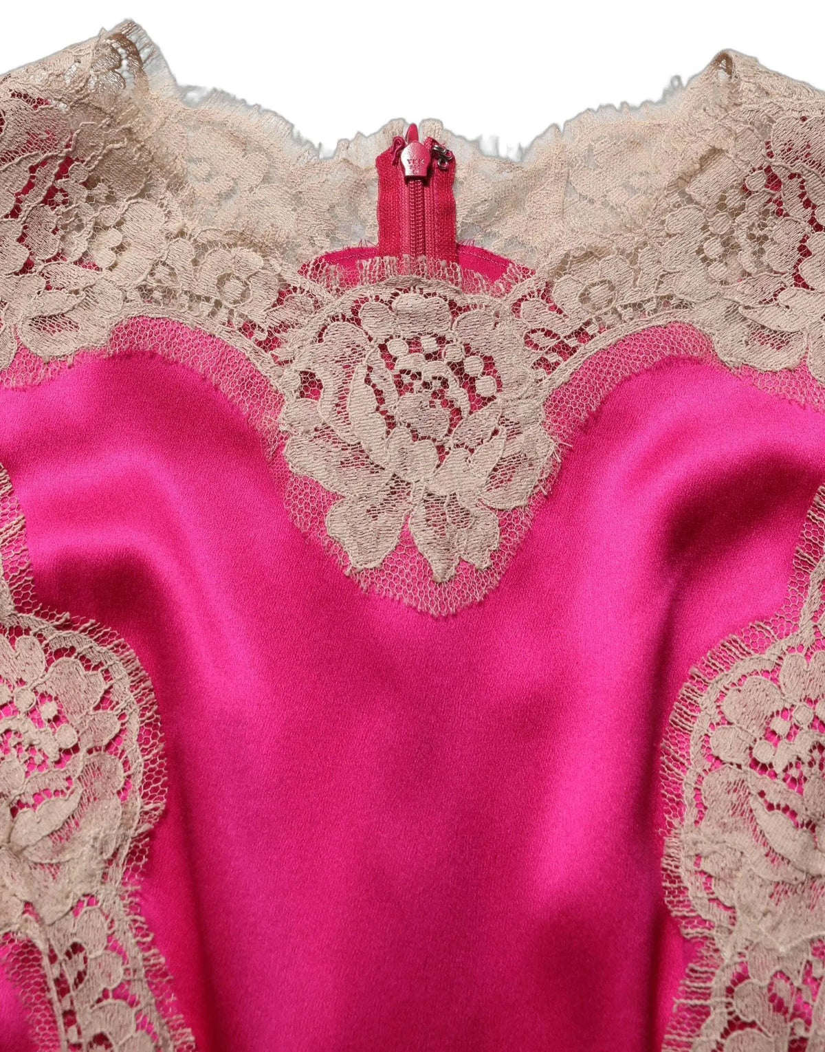 Dolce & gabbana robe midi fuchsia en satin avec détails en dentelle beige et fermeture éclair rose assortie