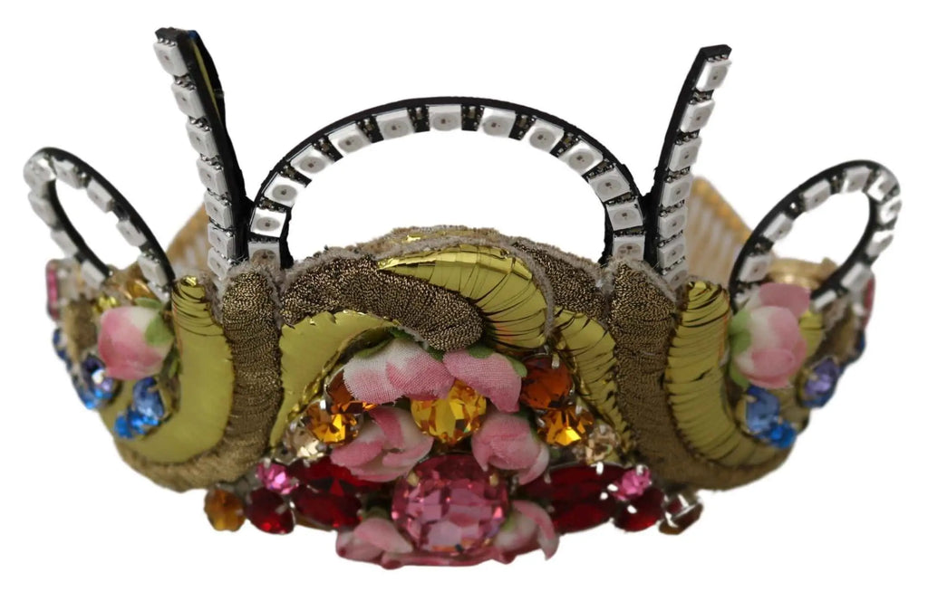 Sac à main ornate dolce & gabbana avec tissu doré, fleurs roses rouges et strass scintillants sur la poignée noire