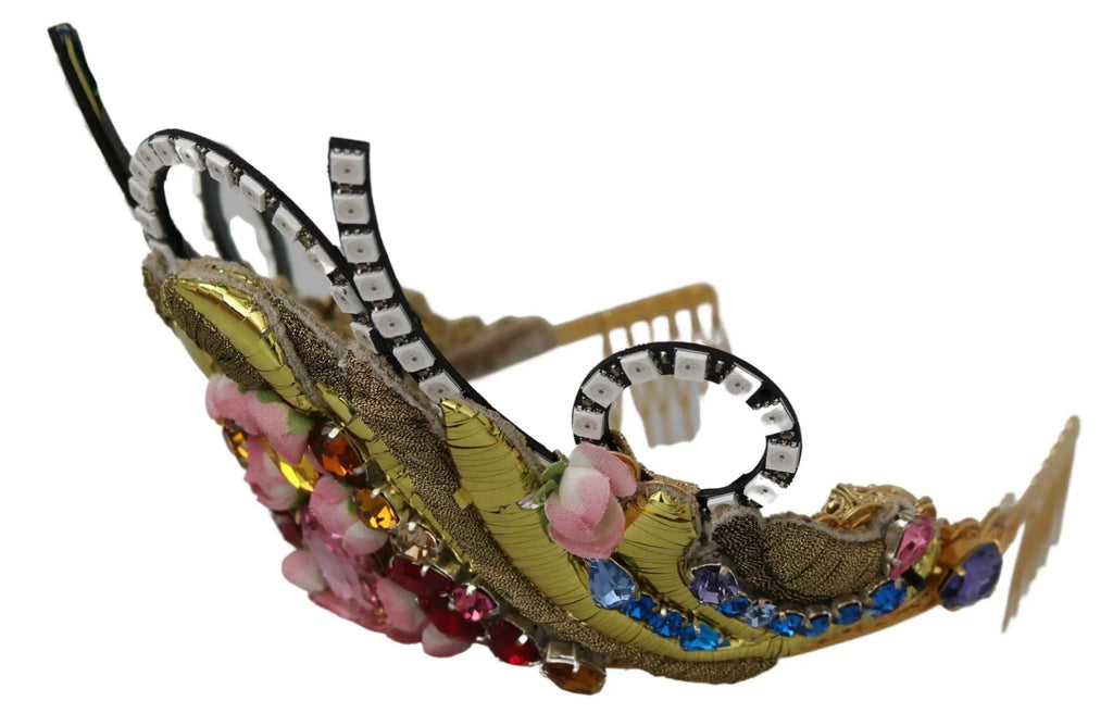 Tiara dolce & gabbana en laiton doré décoré de fleurs roses et violettes, cristaux bleus et rouges, design perlé noir et blanc