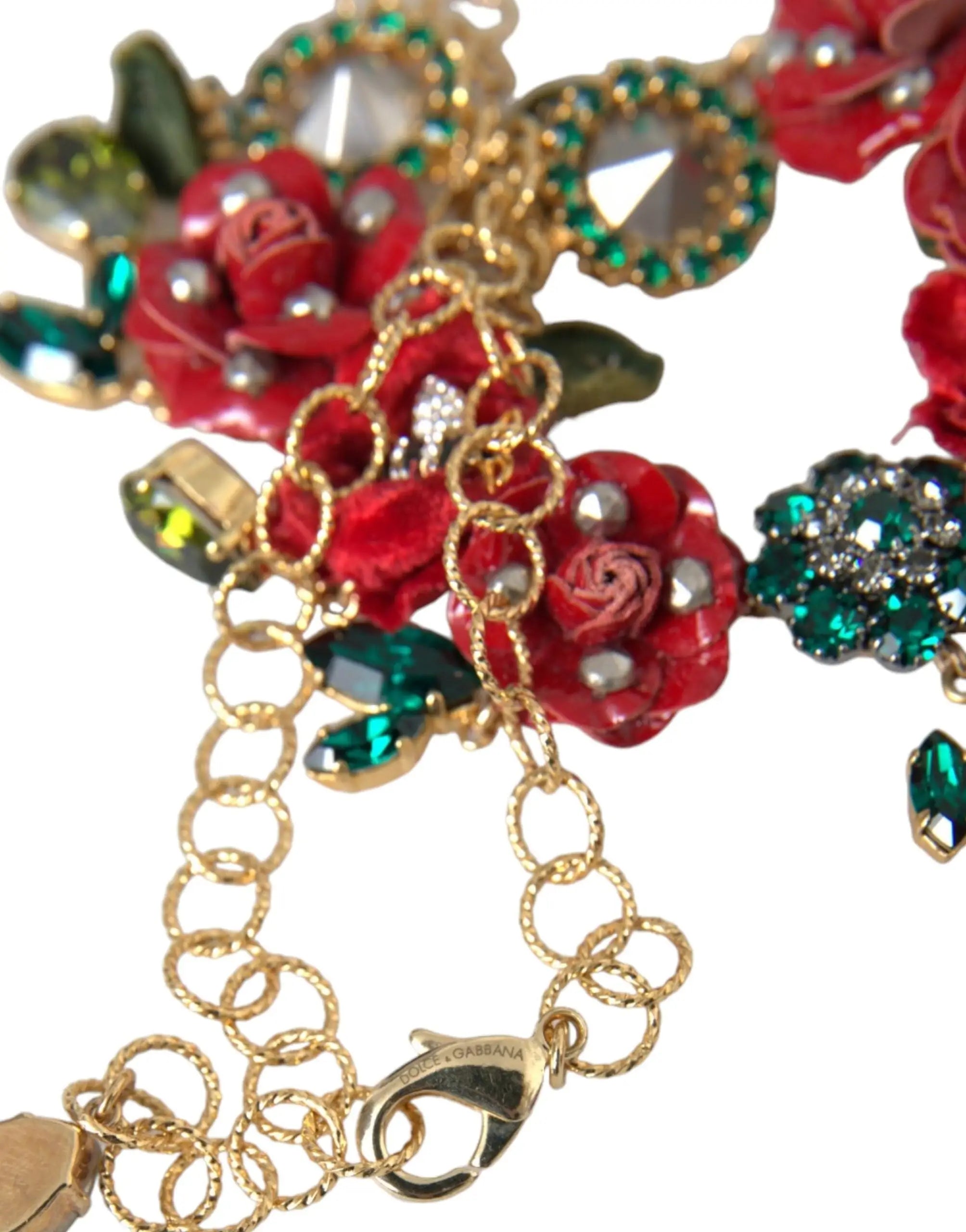 Bracelet charm floral rouge vif et vert émeraude avec liens en laiton doré et pendentifs rose cristallisés dolce gabbana