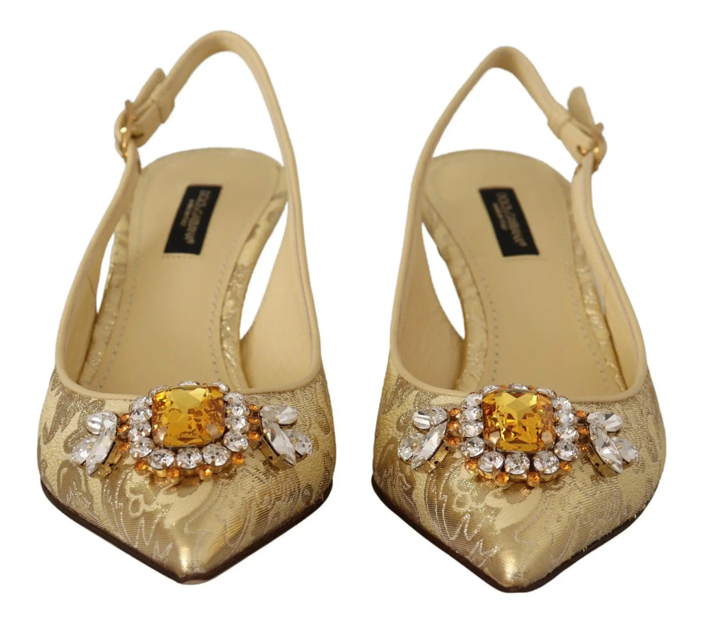Dolce & gabbana escarpins slingbacks en satin doré avec centre en grosse pierre jaune entourée de cristaux clairs et accents métalliques