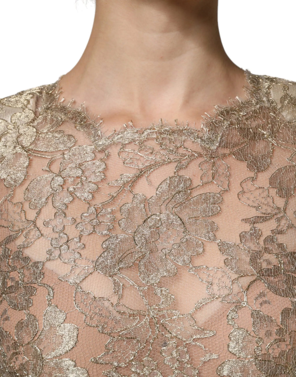 Délicieuse robe mini droite dolce & gabbana en dentelle dorée avec motifs floraux délicats en tissu semi-transparent