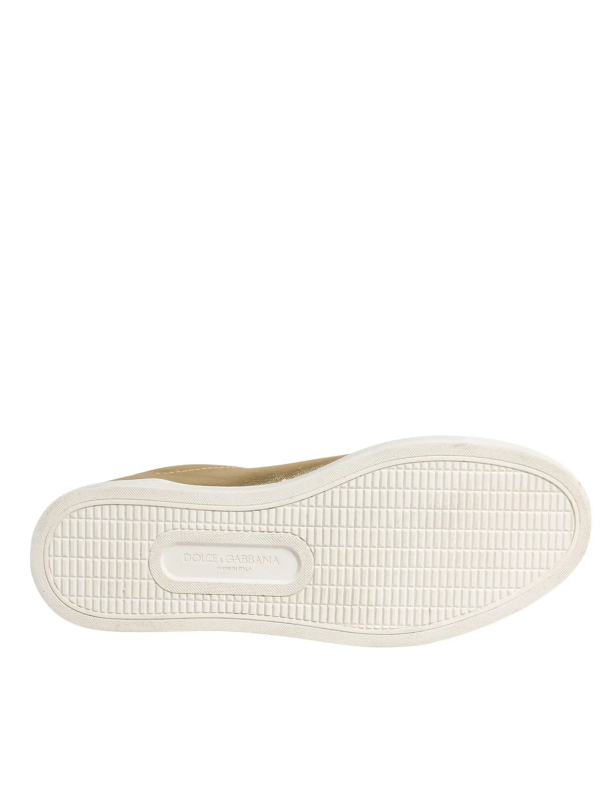 Vue arrière des baskets homme dolce & gabbana london en cuir or avec semelle blanche texturée et logo embossé