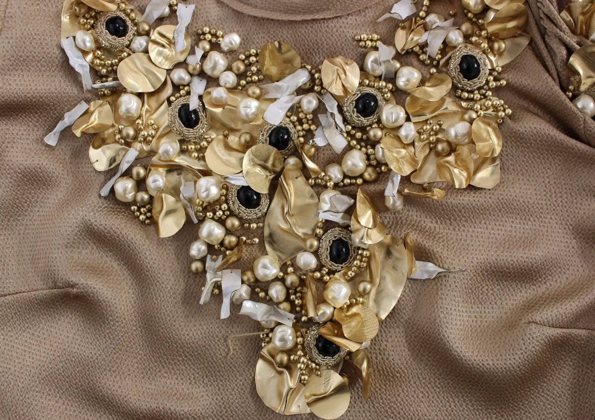 Blouse de créateur dolce & gabbana or avec embellissements floraux en cristal centrés d onyx noir et accents de perle