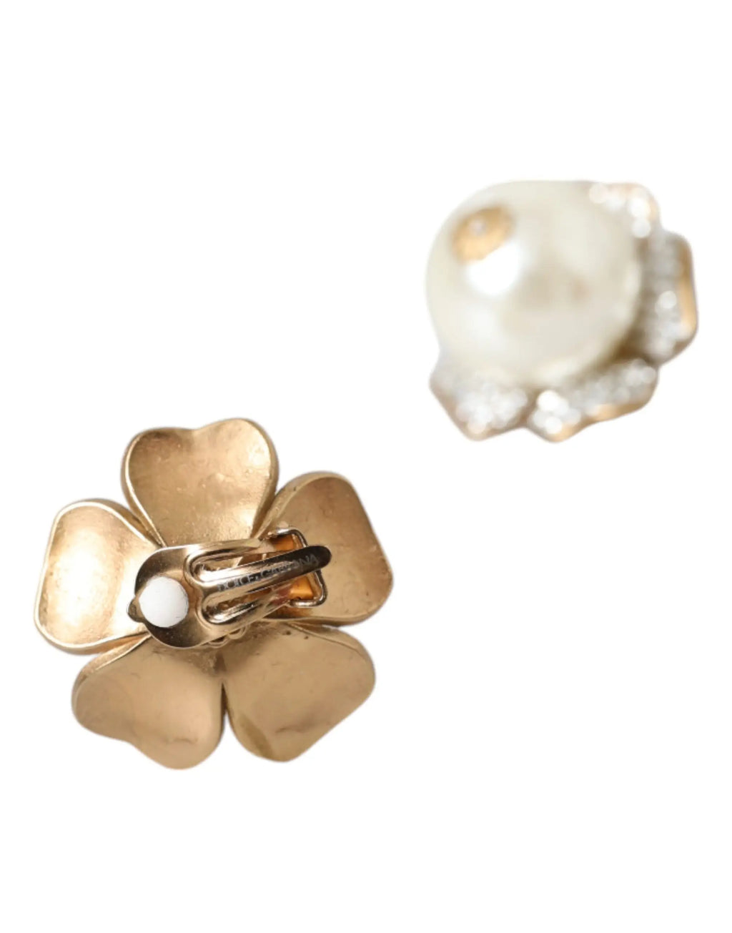Boucles d oreilles clips dolce gabbana en métal doré avec fleurs, perle fausse maxi et cristaux clairs autour