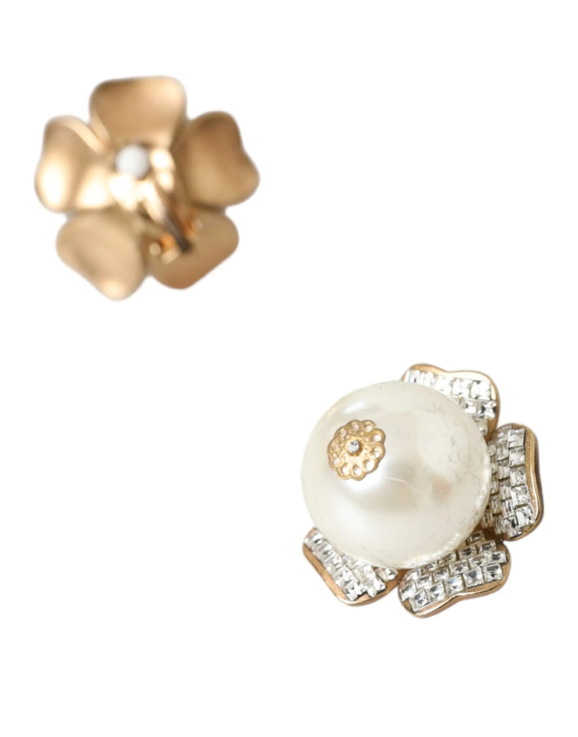 Boucles doreilles clip dorées dolce & gabbana en forme de fleur avec perle centrale et détails en cristal scintillant