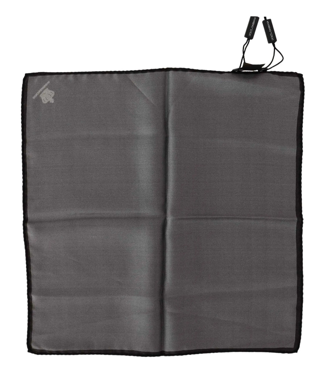 Pochette en soie noire dolce & gabbana avec logo gris subtil et étiquettes à cordon noir en 100 pour cent soie