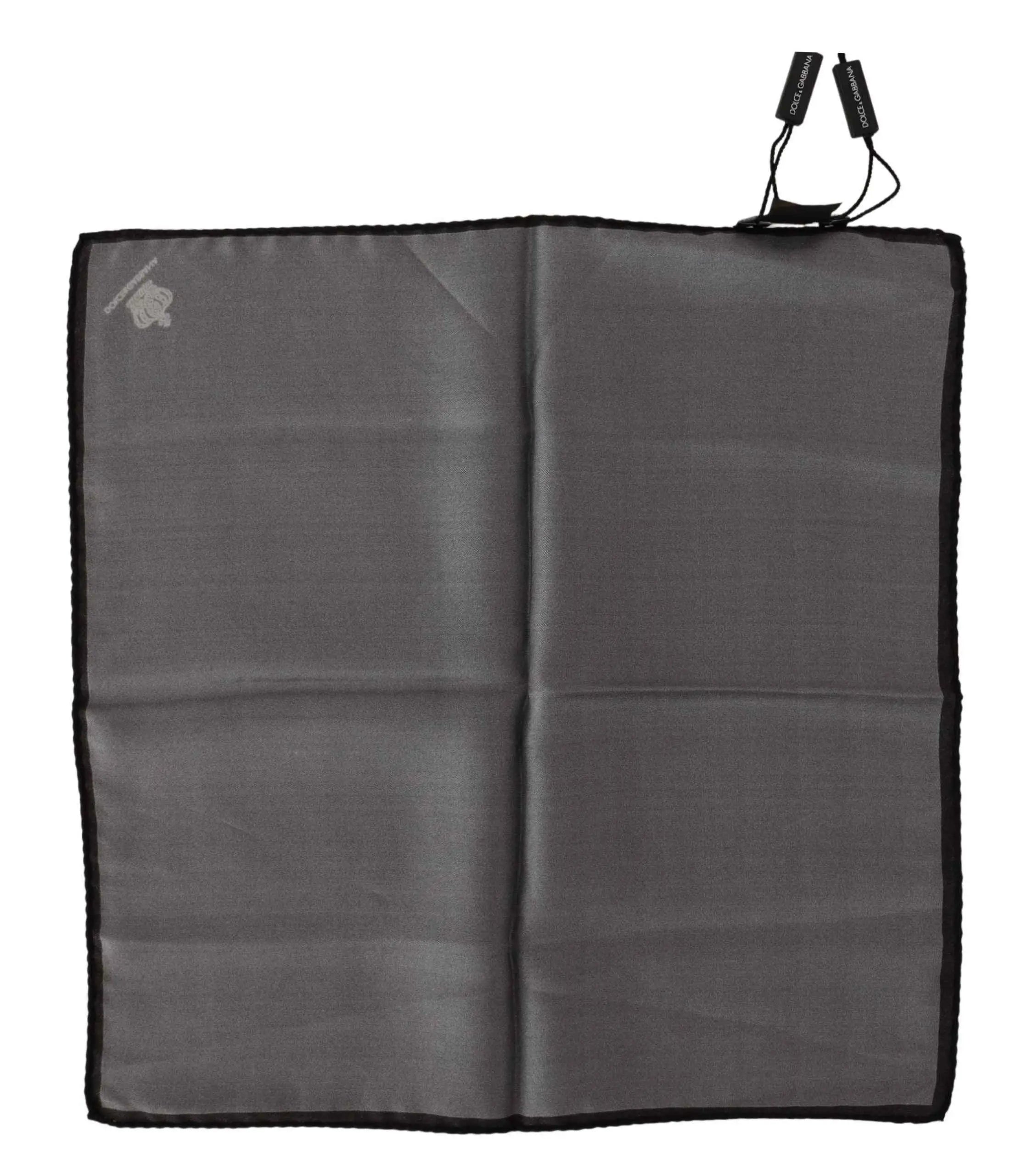 Pochette en soie noire dolce & gabbana avec logo gris subtil et étiquettes à cordon noir en 100 pour cent soie