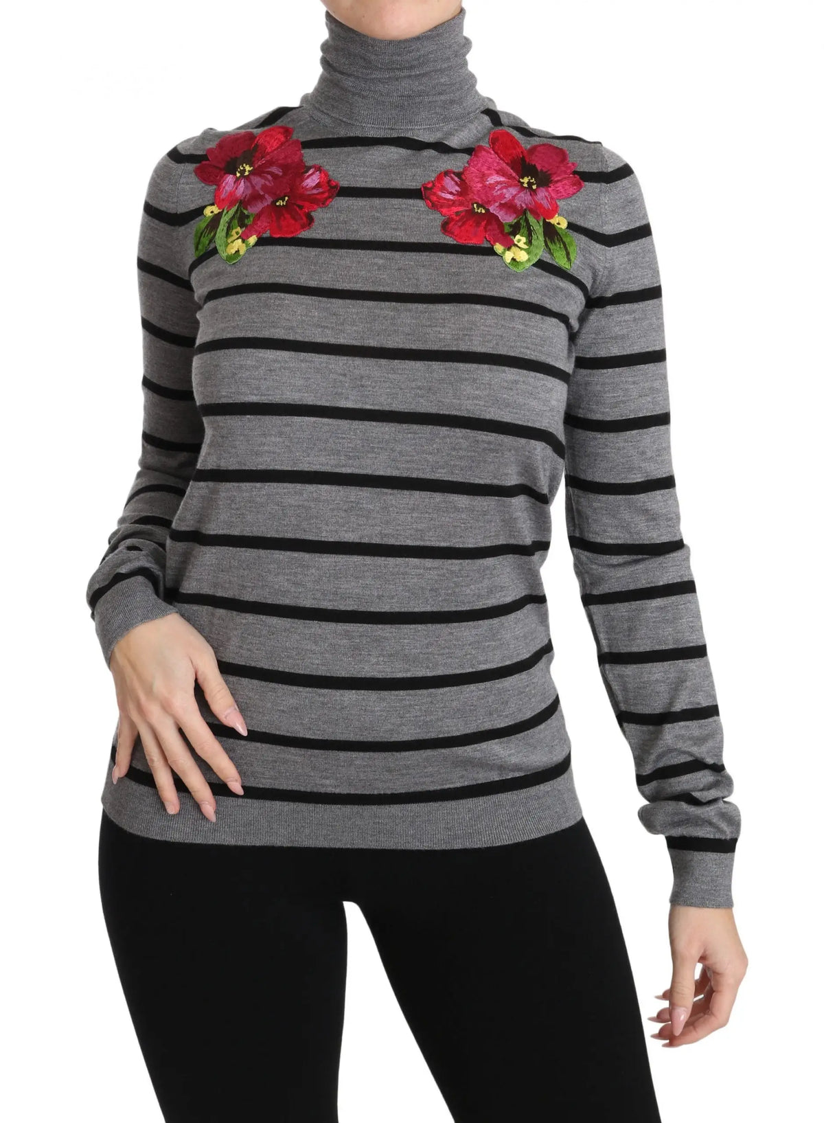 Dolce & gabbana pull col roulé en cachemire et soie gris rayé noir avec broderie florale rouge vif aux épaules