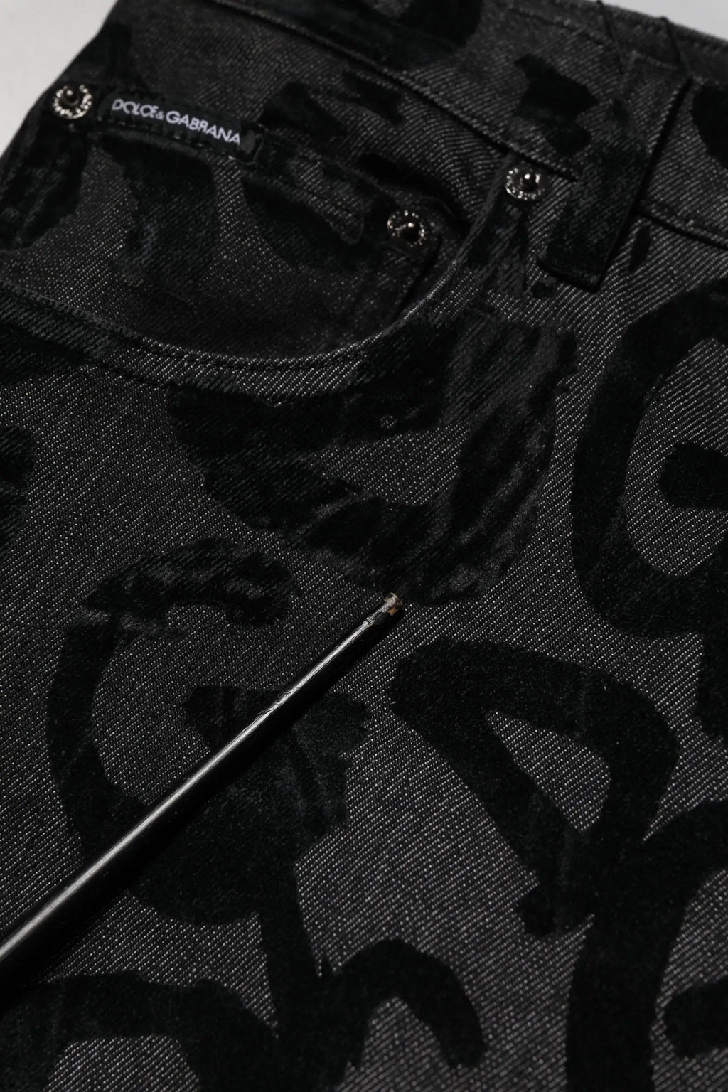 Jean droit homme dolce & gabbana en coton gris avec motif abstrait noir et gris foncé en denim