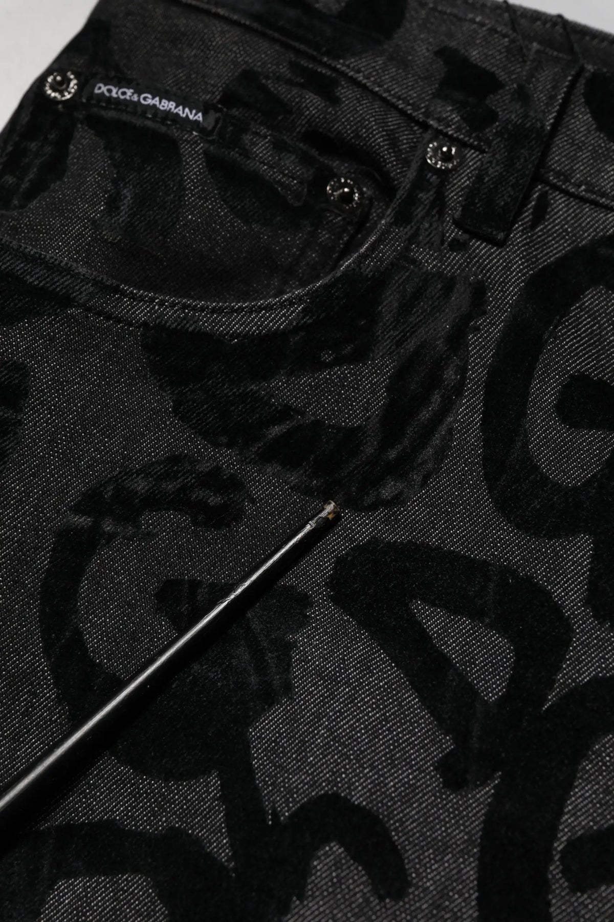 Jean droit homme dolce & gabbana en coton gris avec motif abstrait noir et gris foncé en denim