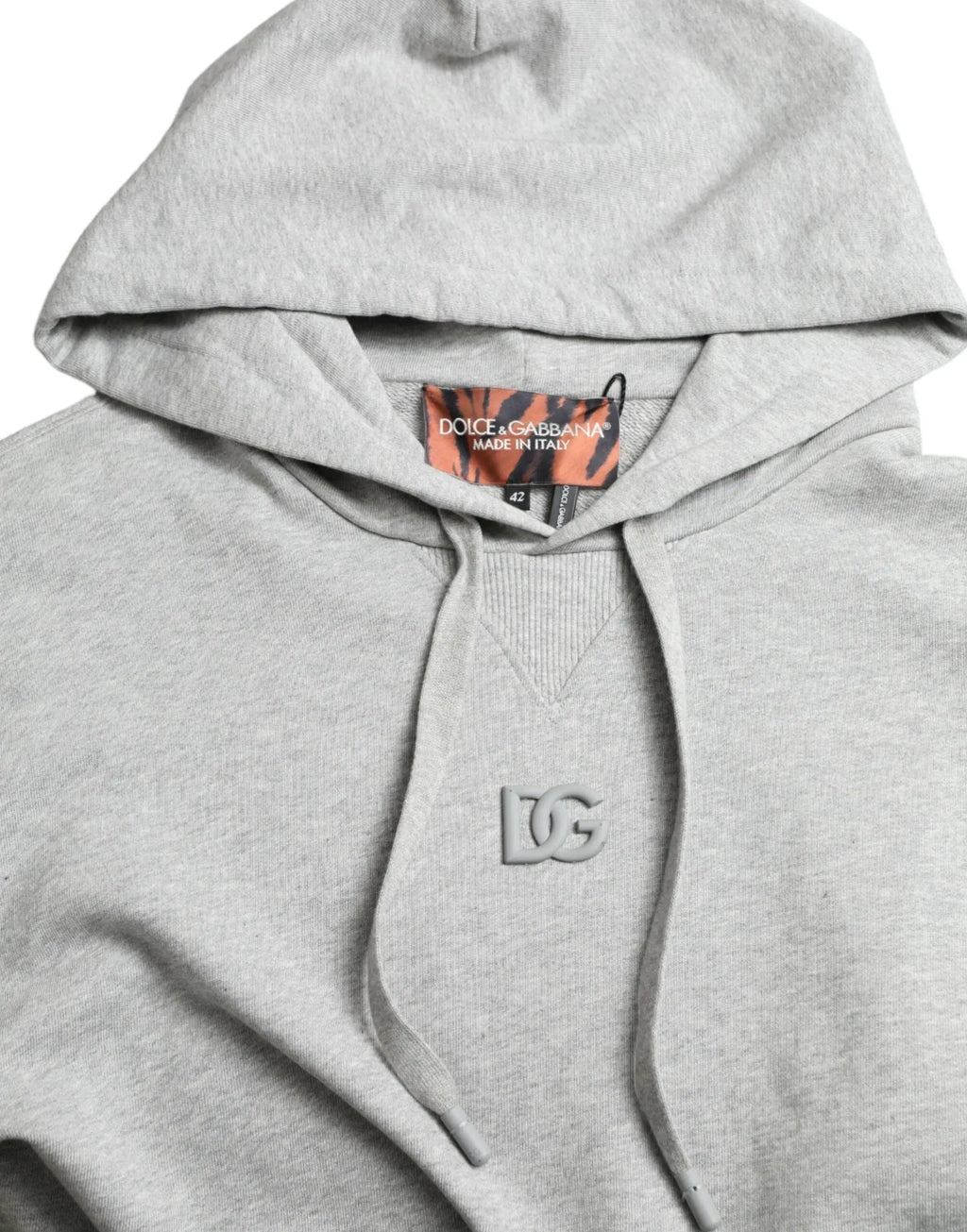 Dolce & gabbana sweat à capuche gris chiné en coton avec logo dg brodé et étiquette orange tigre à l’intérieur du col