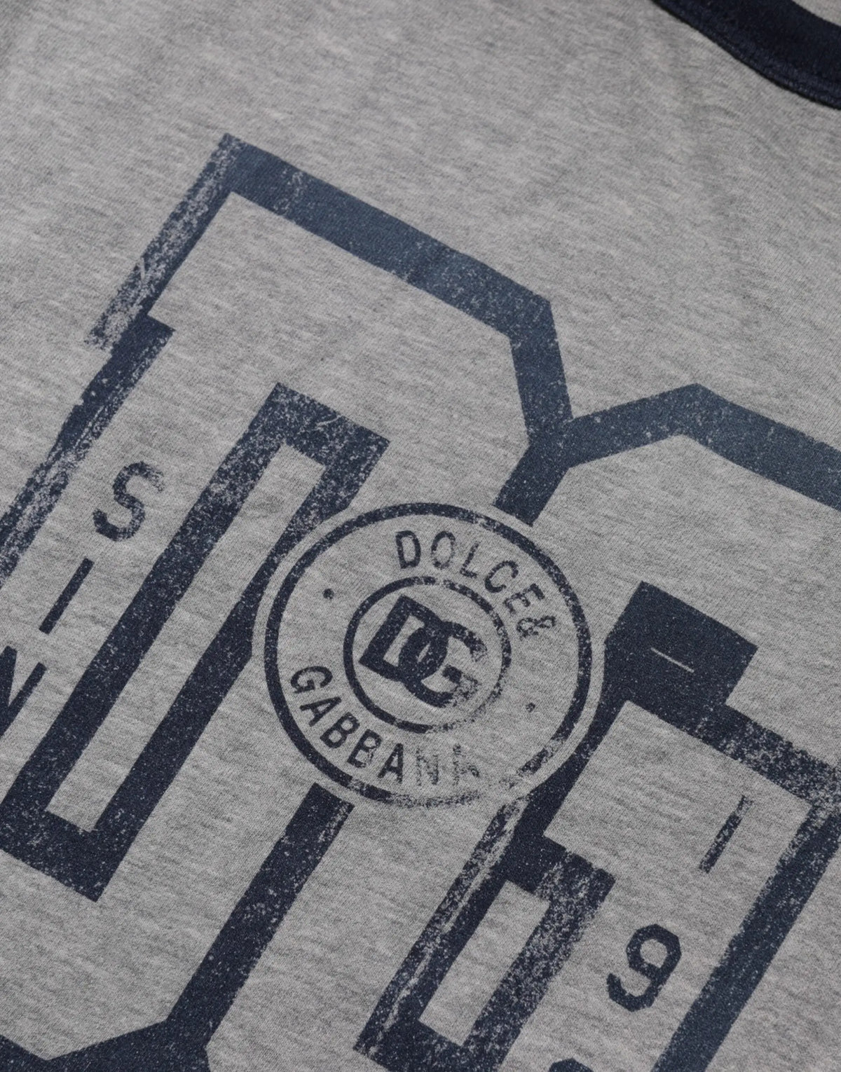 T-shirt dolce & gabbana gris chiné en coton avec logo bleu marine usé imprimé devant