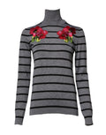 Dolce & Gabbana pull gris à col roulé avec rayures noires et broderie florale rouge à paillettes aux épaules