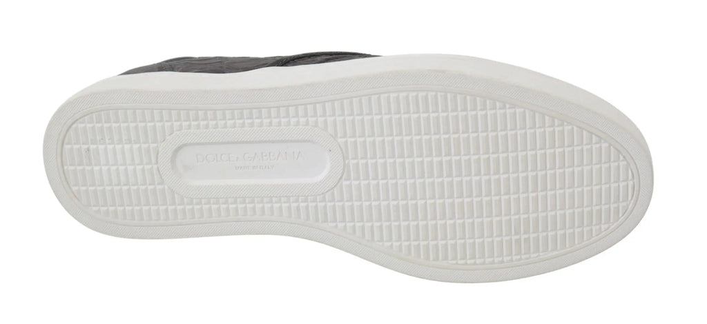 Semelle blanche en caoutchouc texturée avec logo embossé au centre pour mocassins homme gris en cuir dolce & gabbana